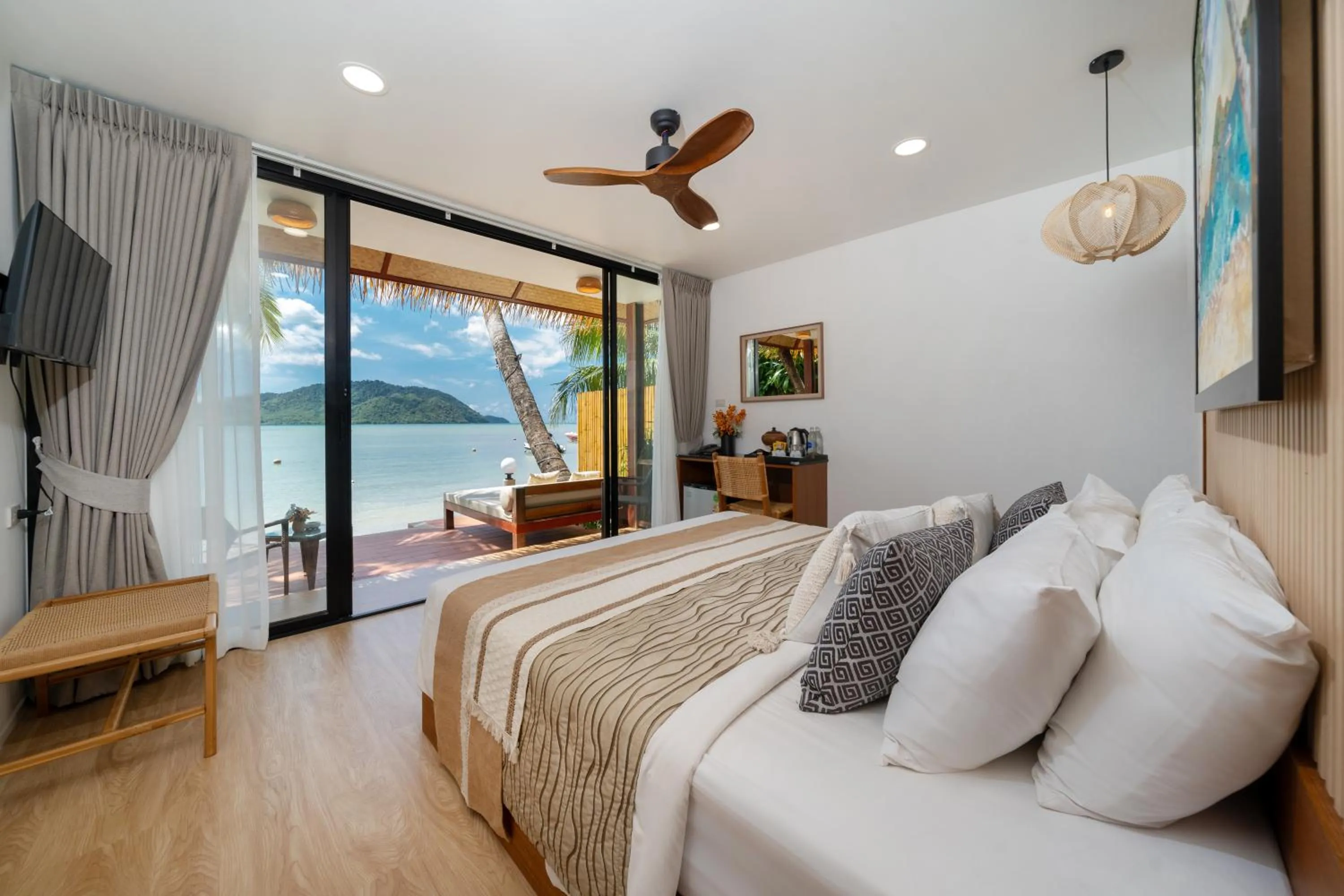 Bedroom, Bed in Friendship Beach Resort & Atmanjai Wellness Centre