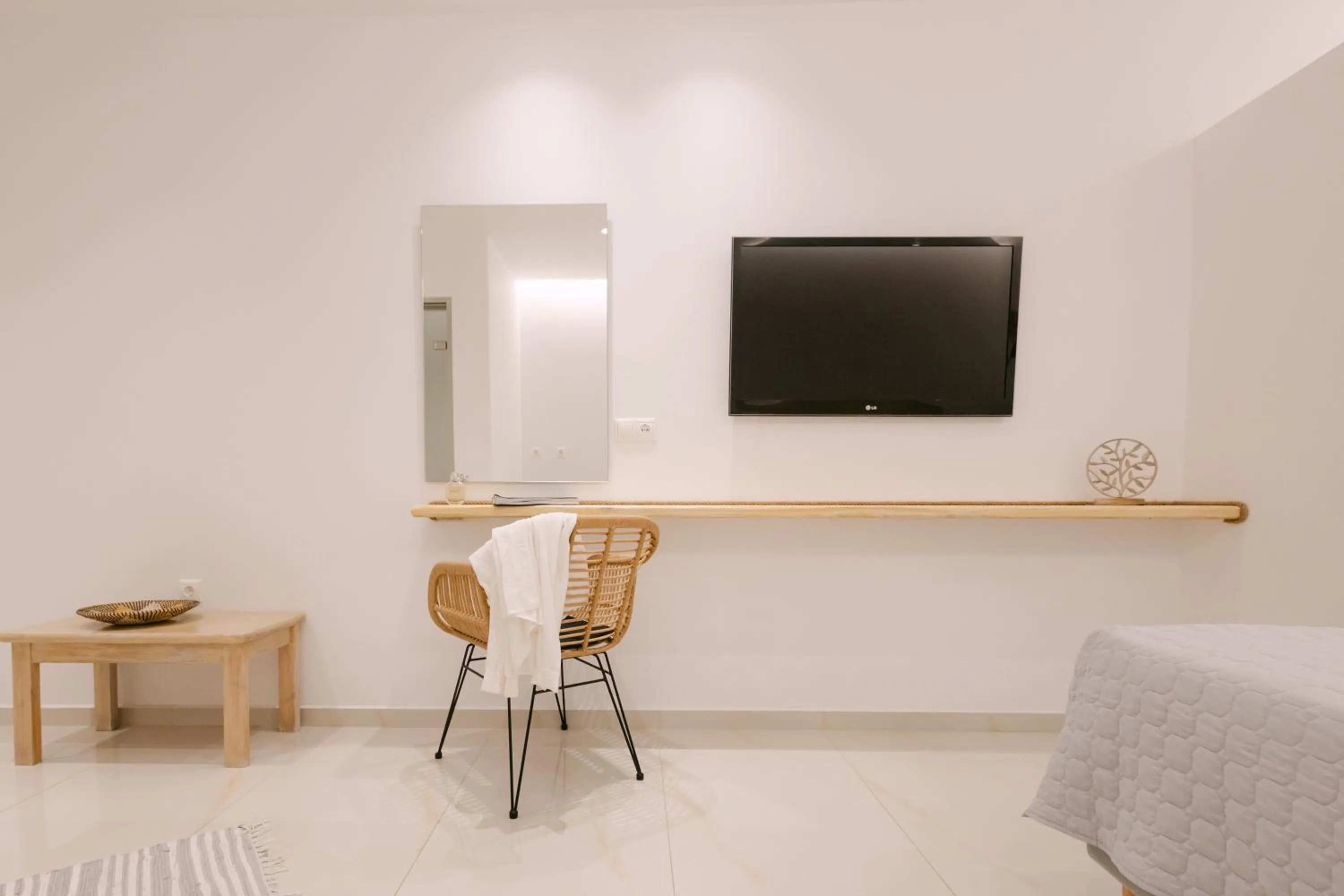 Anemos Hotel & Apartments