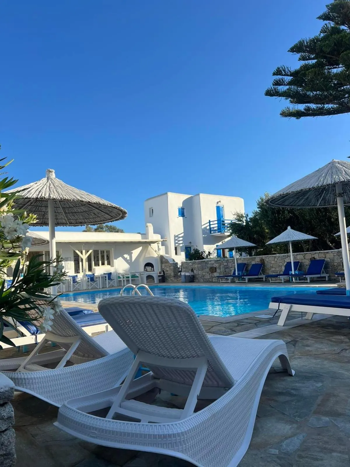 Anemos Hotel & Apartments