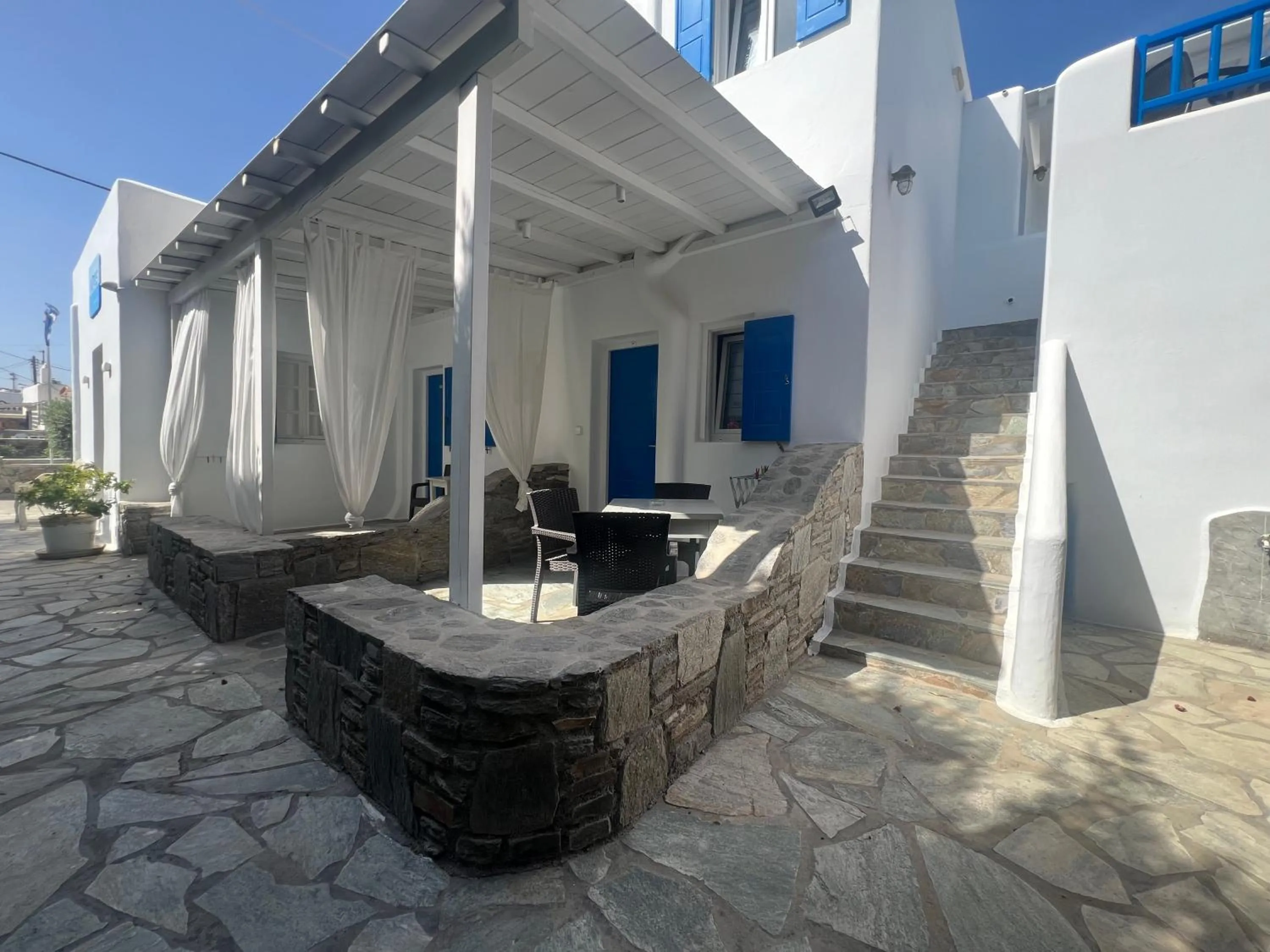 Anemos Hotel & Apartments