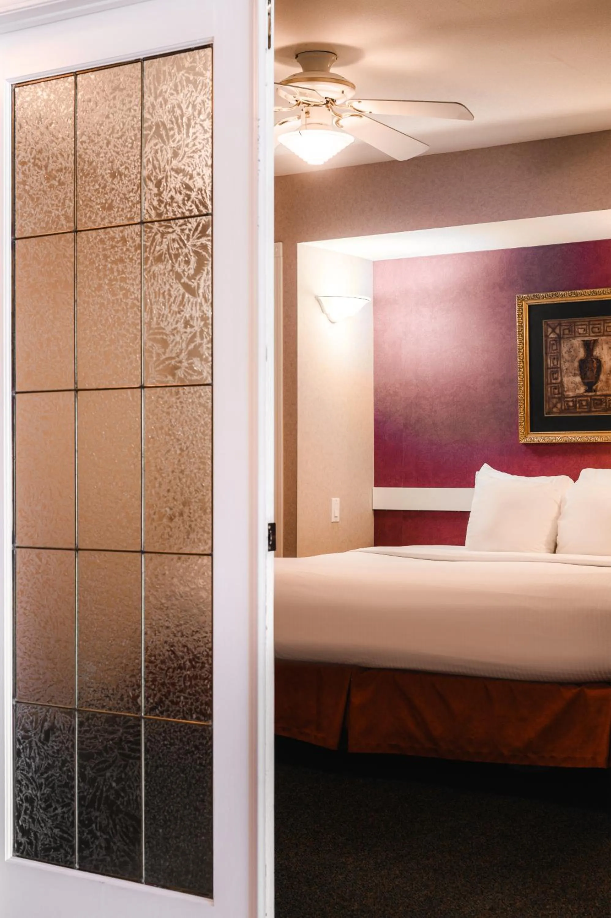 Bed in Mountain View Resort and Suites at Fairmont Hot Springs