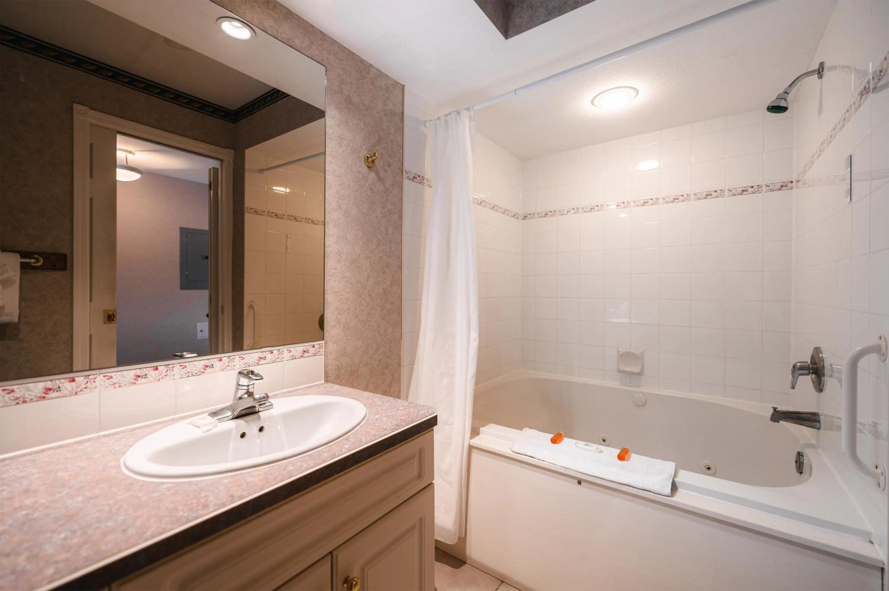 Mountain View Resort and Suites at Fairmont Hot Springs