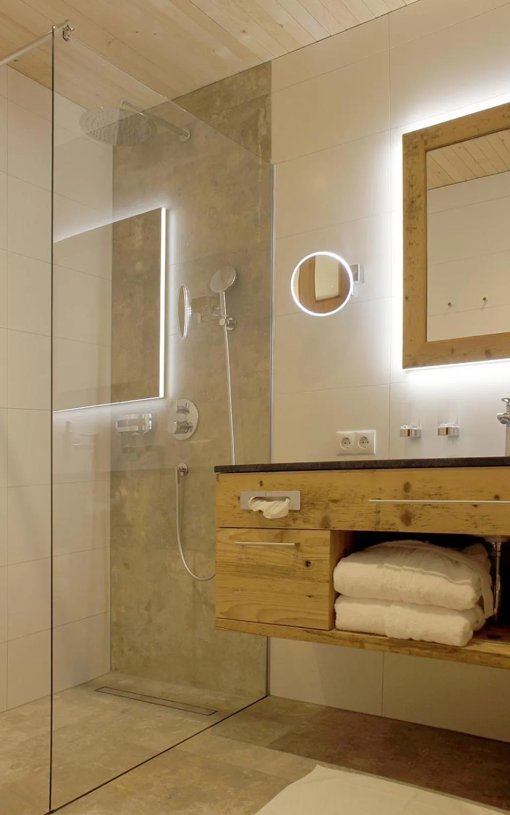 Bathroom in Hotel Krone Langenegg