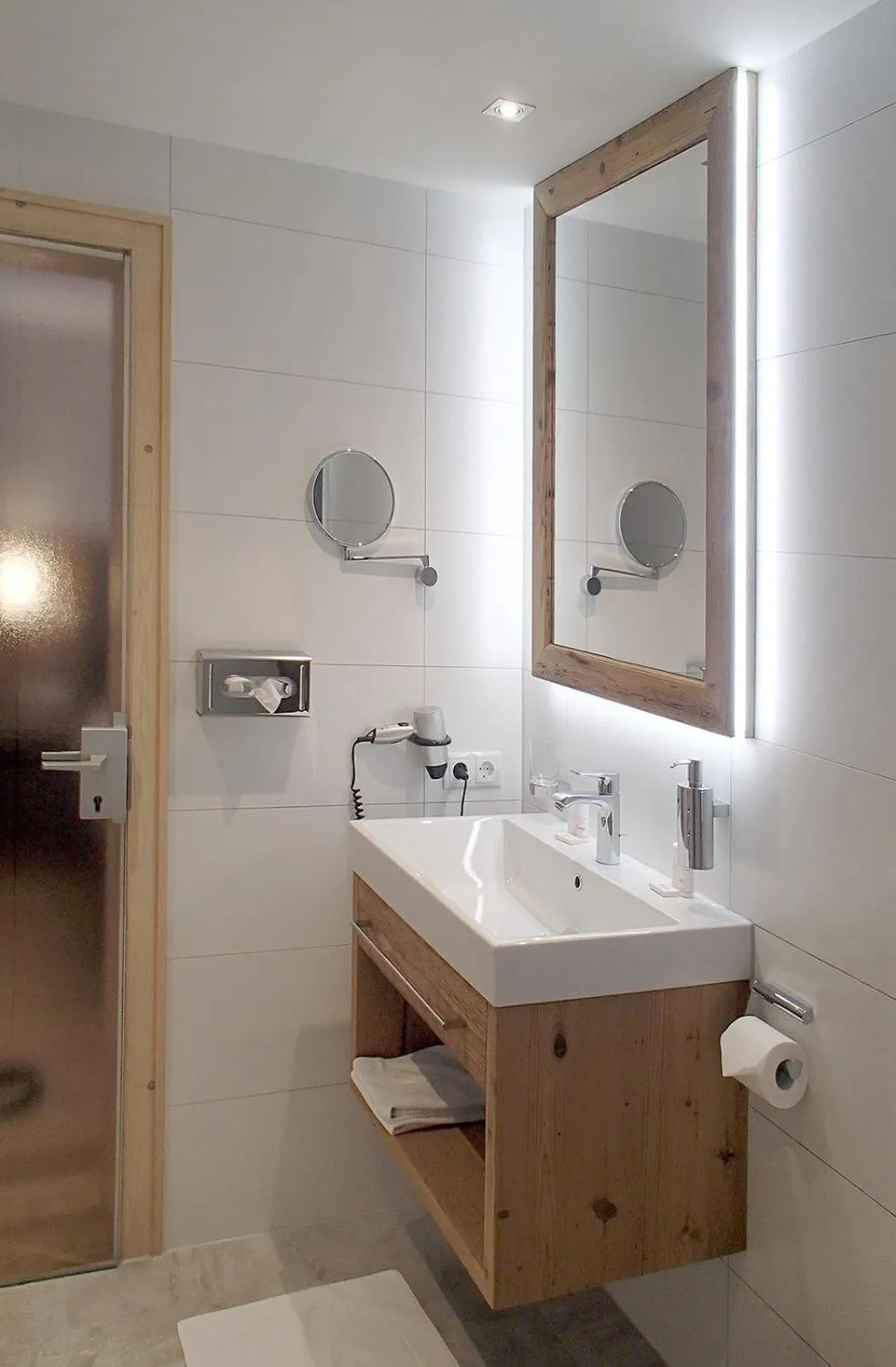 Bathroom in Hotel Krone Langenegg