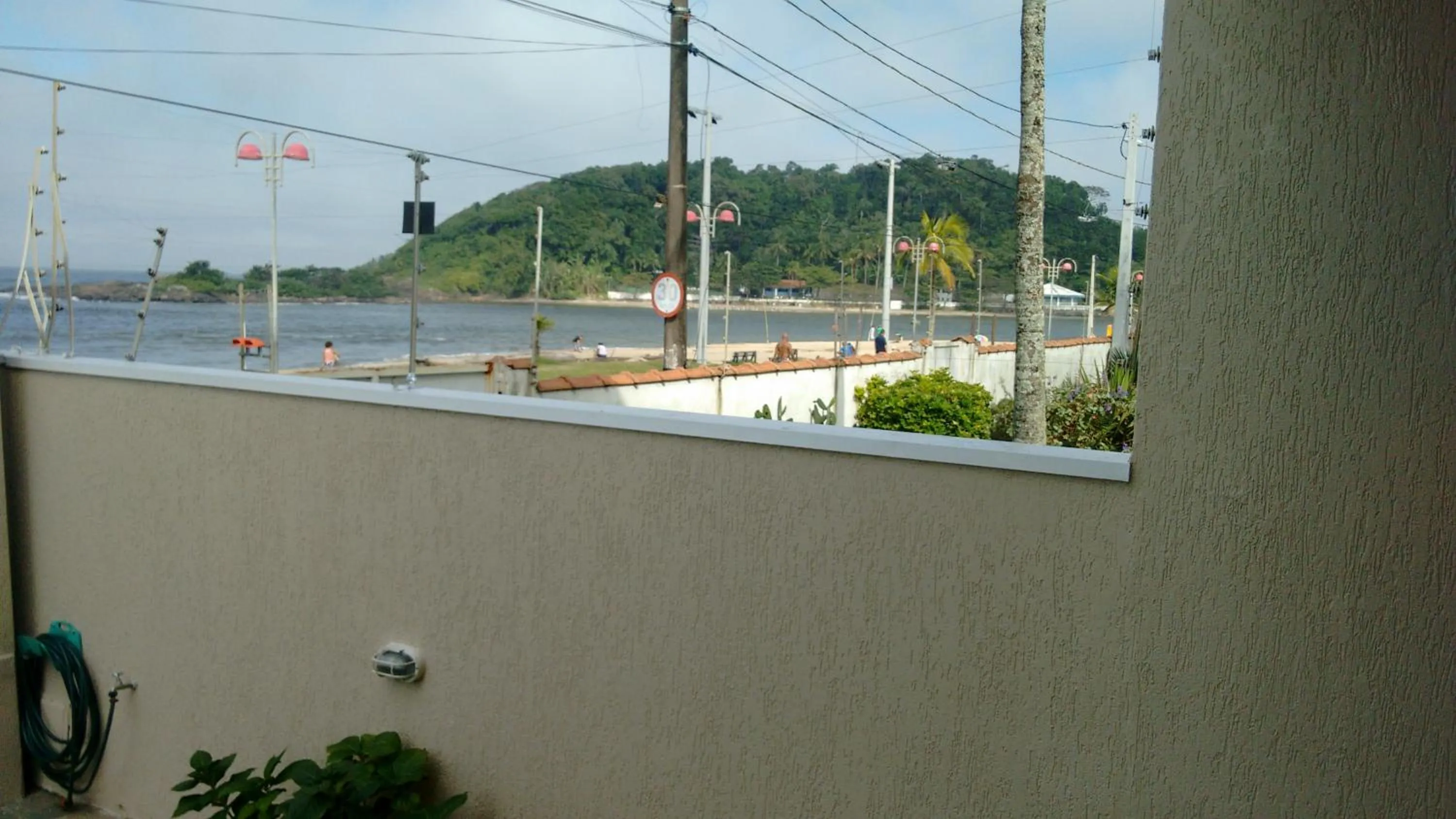 CASA - FRENTE PARA O MAR