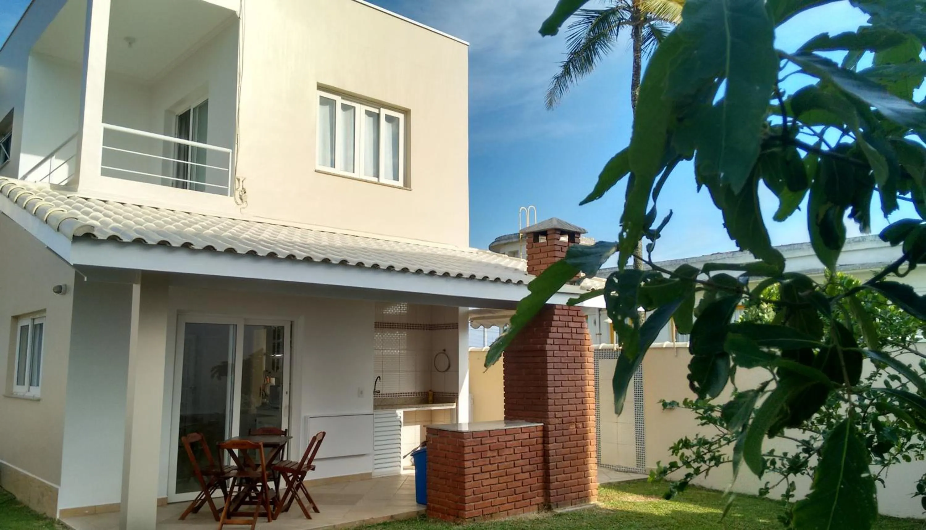 CASA - FRENTE PARA O MAR