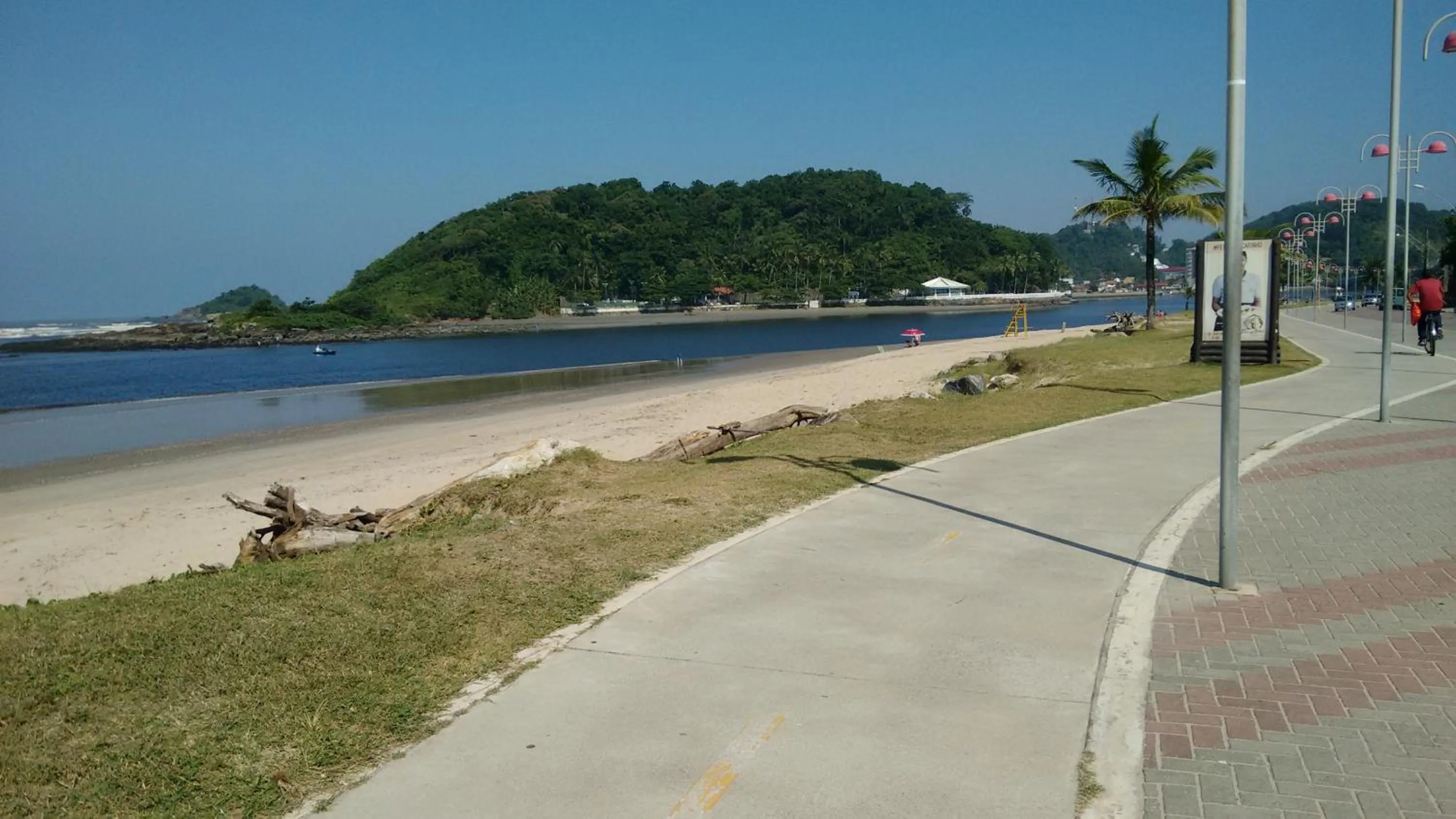 CASA - FRENTE PARA O MAR