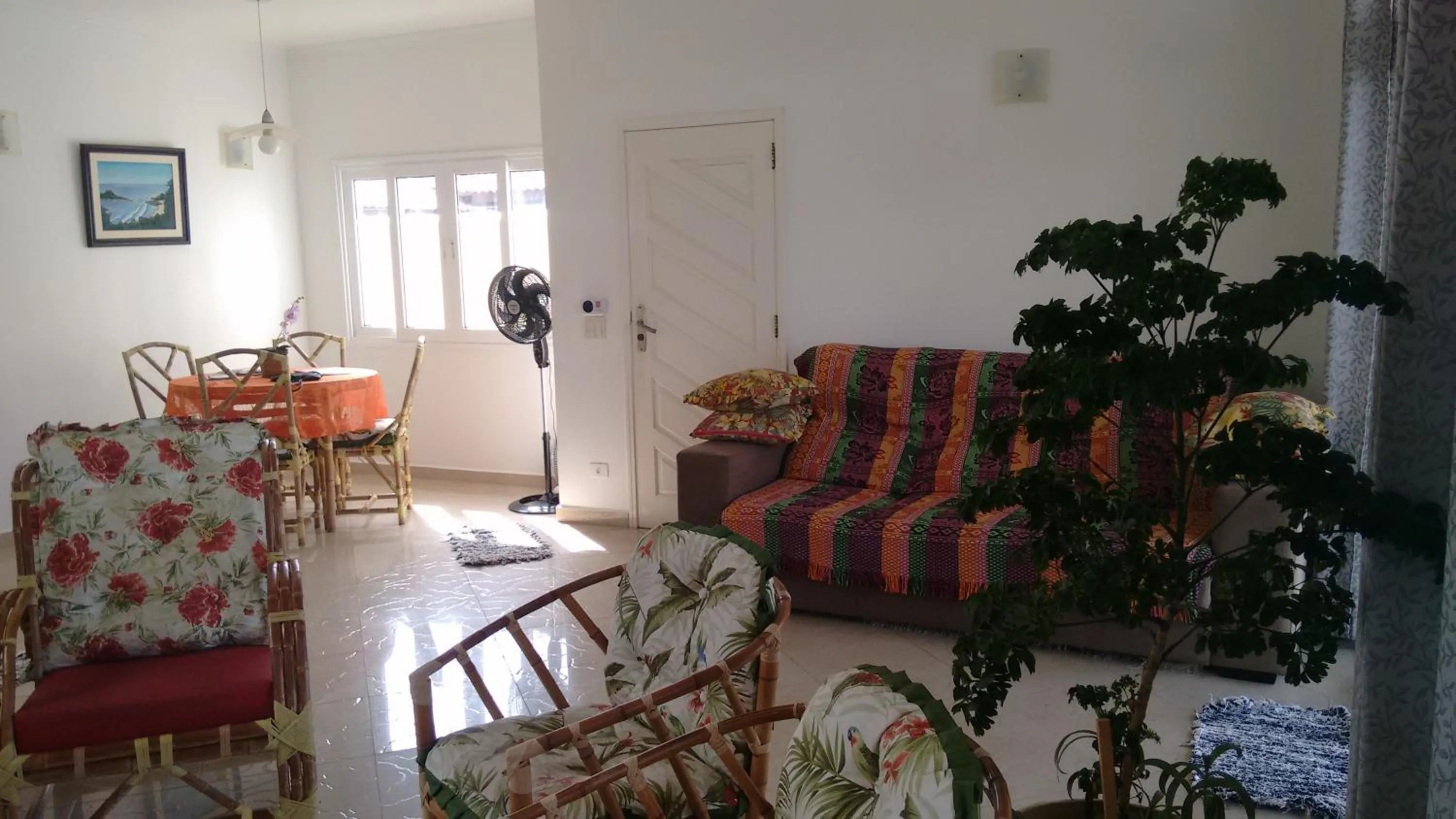 CASA - FRENTE PARA O MAR