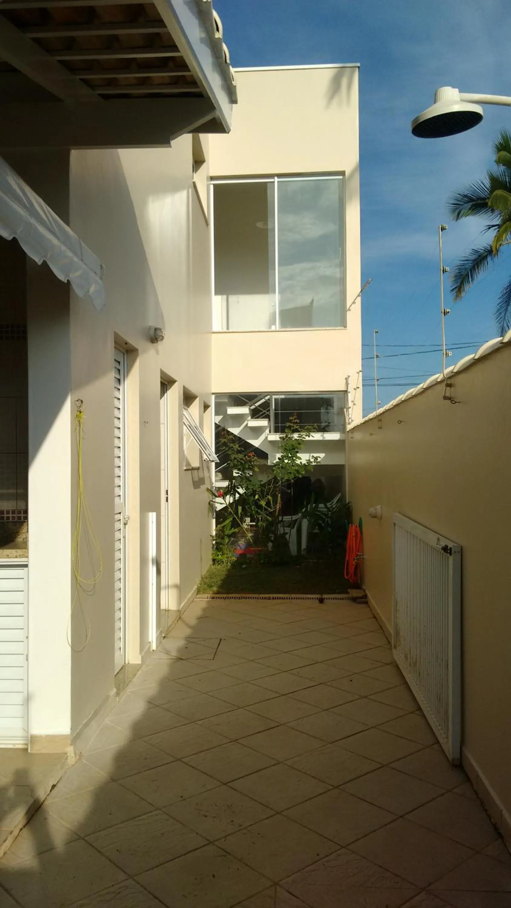 CASA - FRENTE PARA O MAR