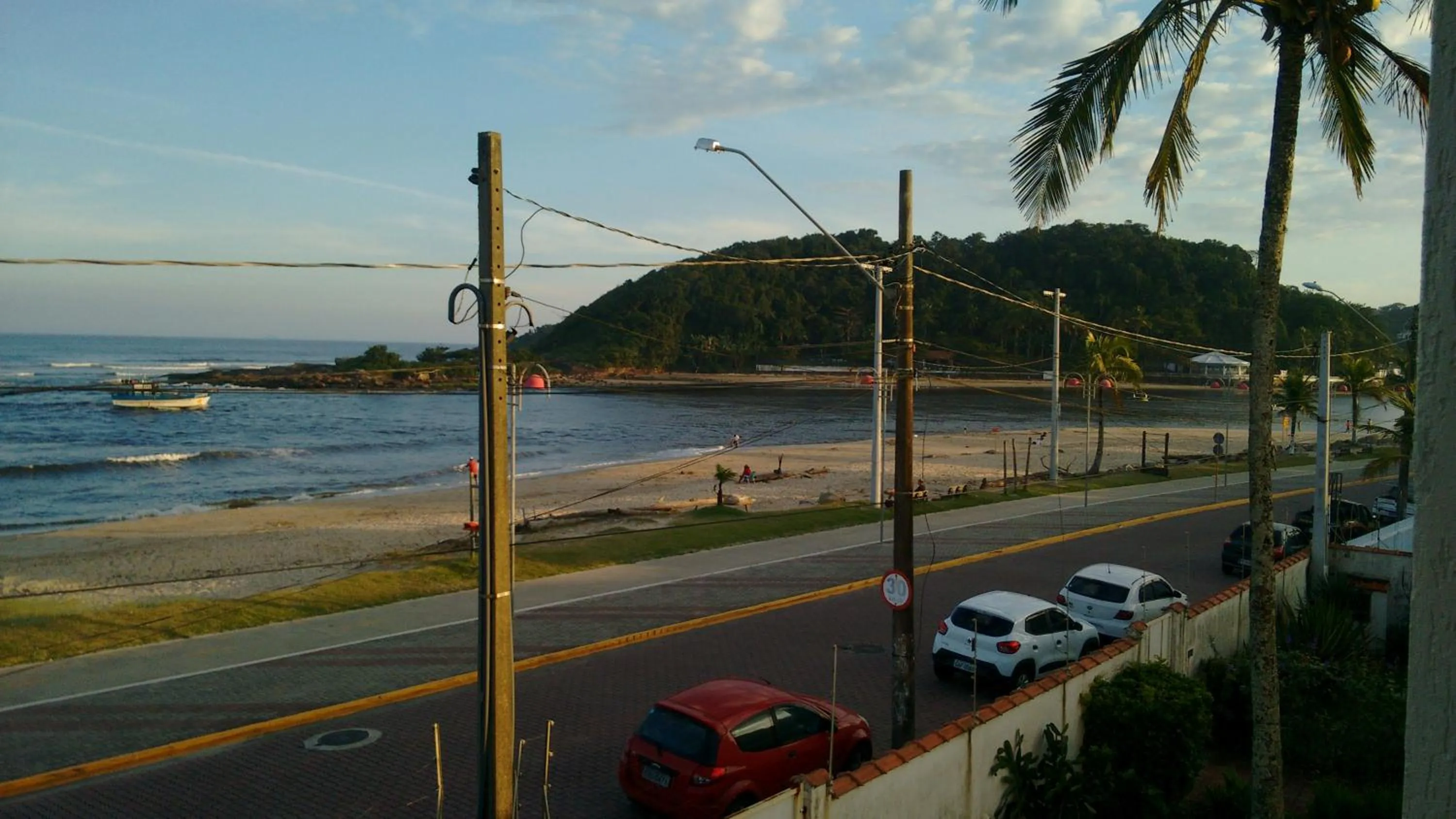 CASA - FRENTE PARA O MAR