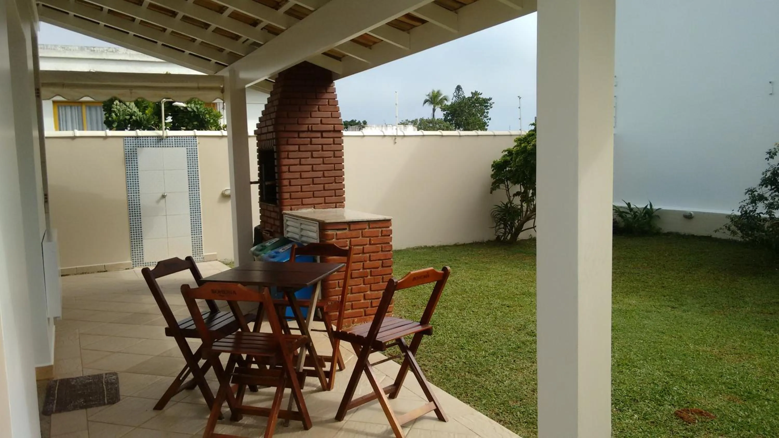 CASA - FRENTE PARA O MAR