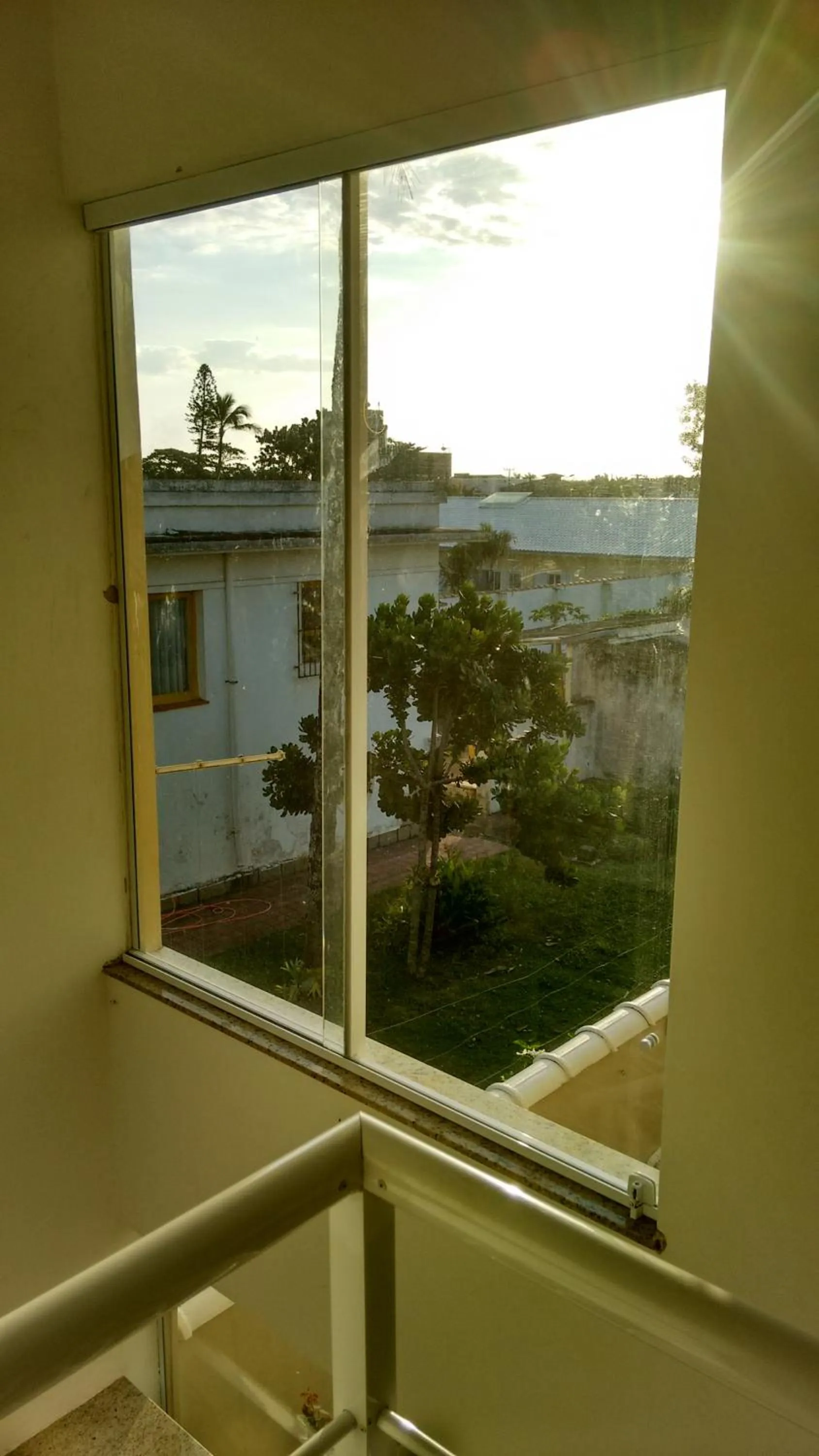 CASA - FRENTE PARA O MAR