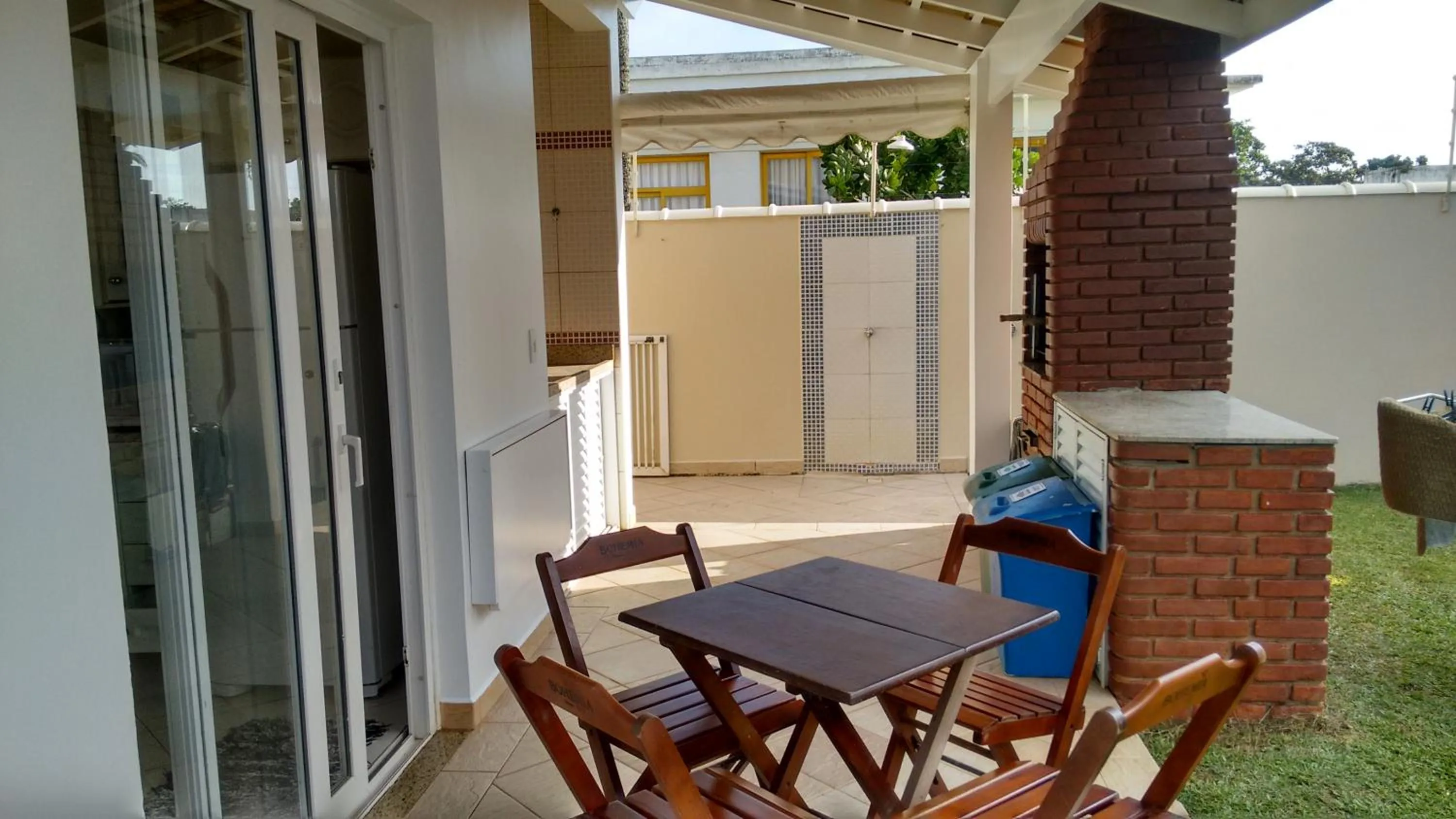 CASA - FRENTE PARA O MAR