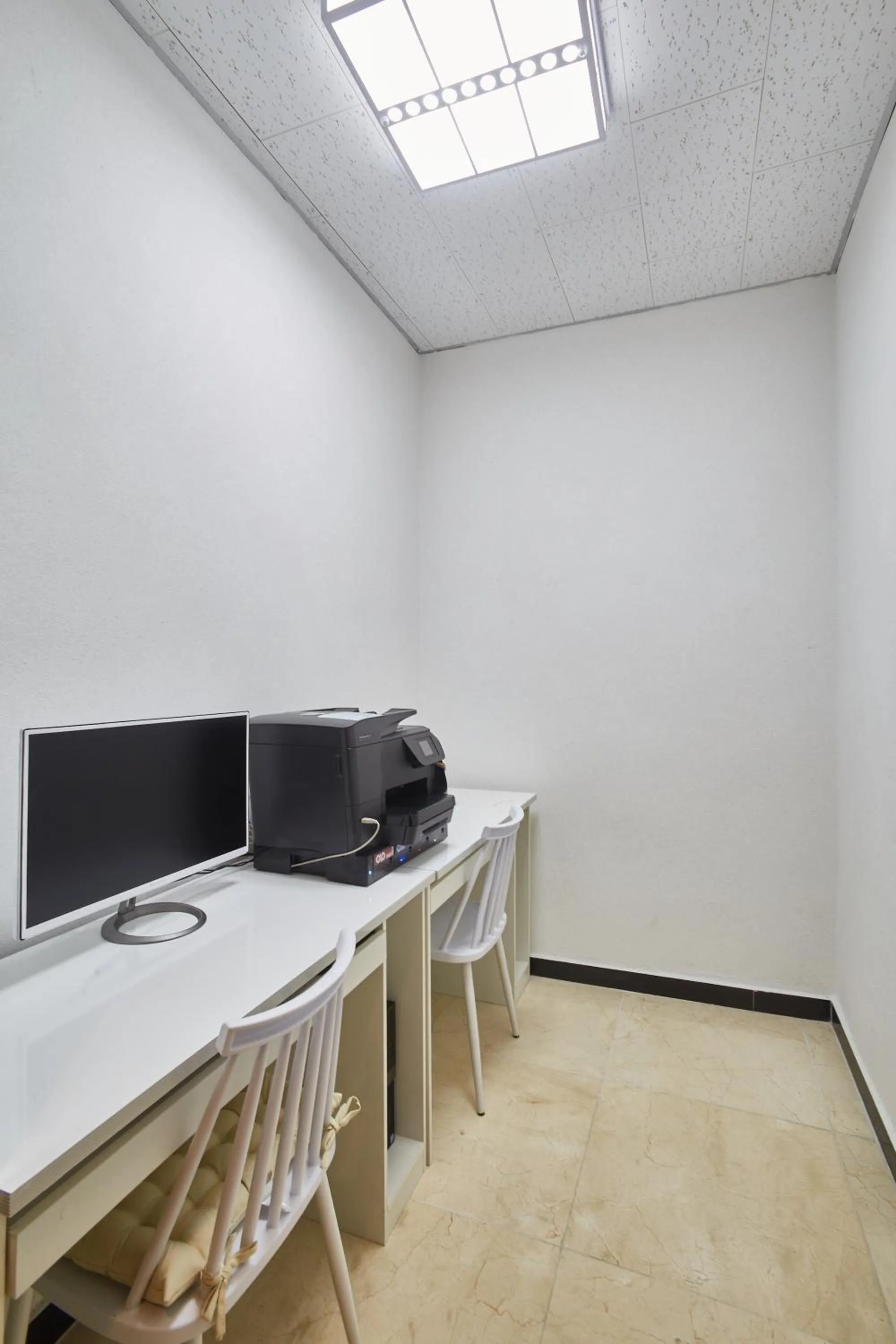 Business facilities in Hotel the maru