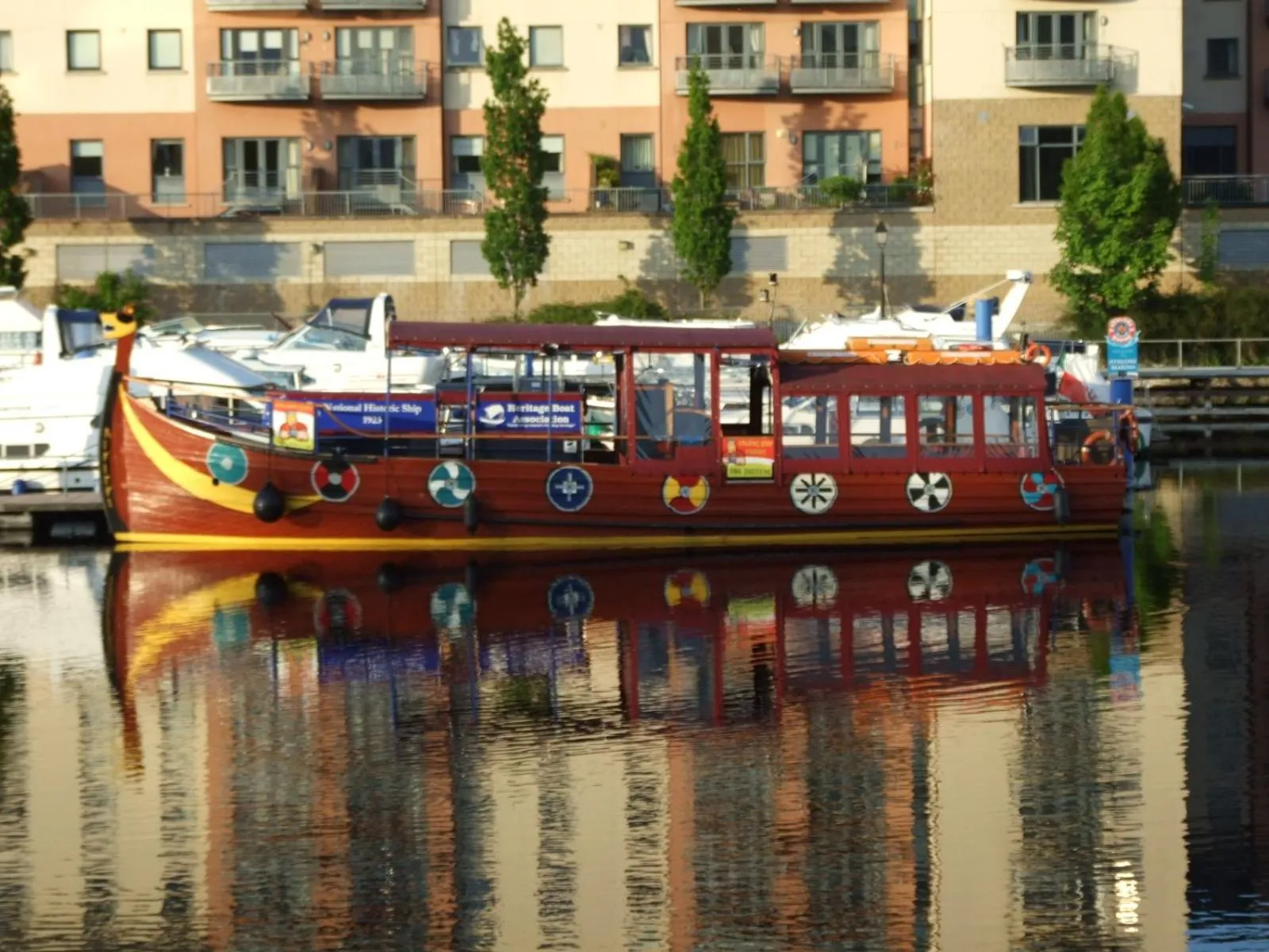 Entertainment in Shannonside House N37HF67