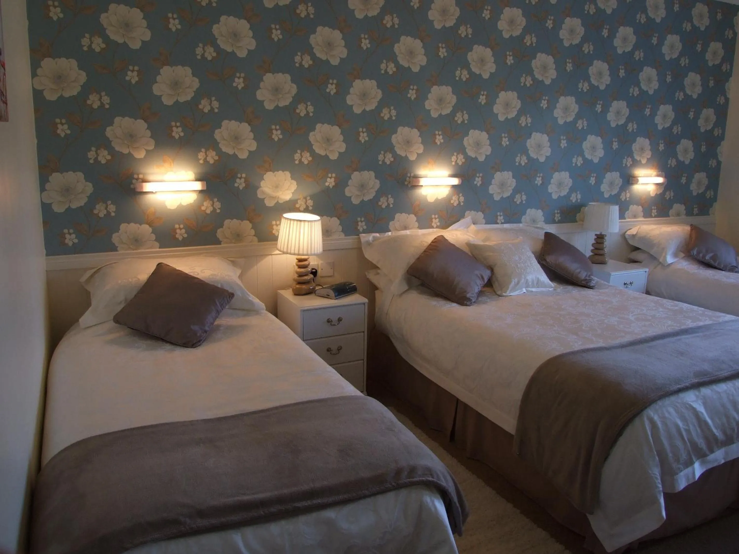 Photo of the whole room in Shannonside House N37HF67