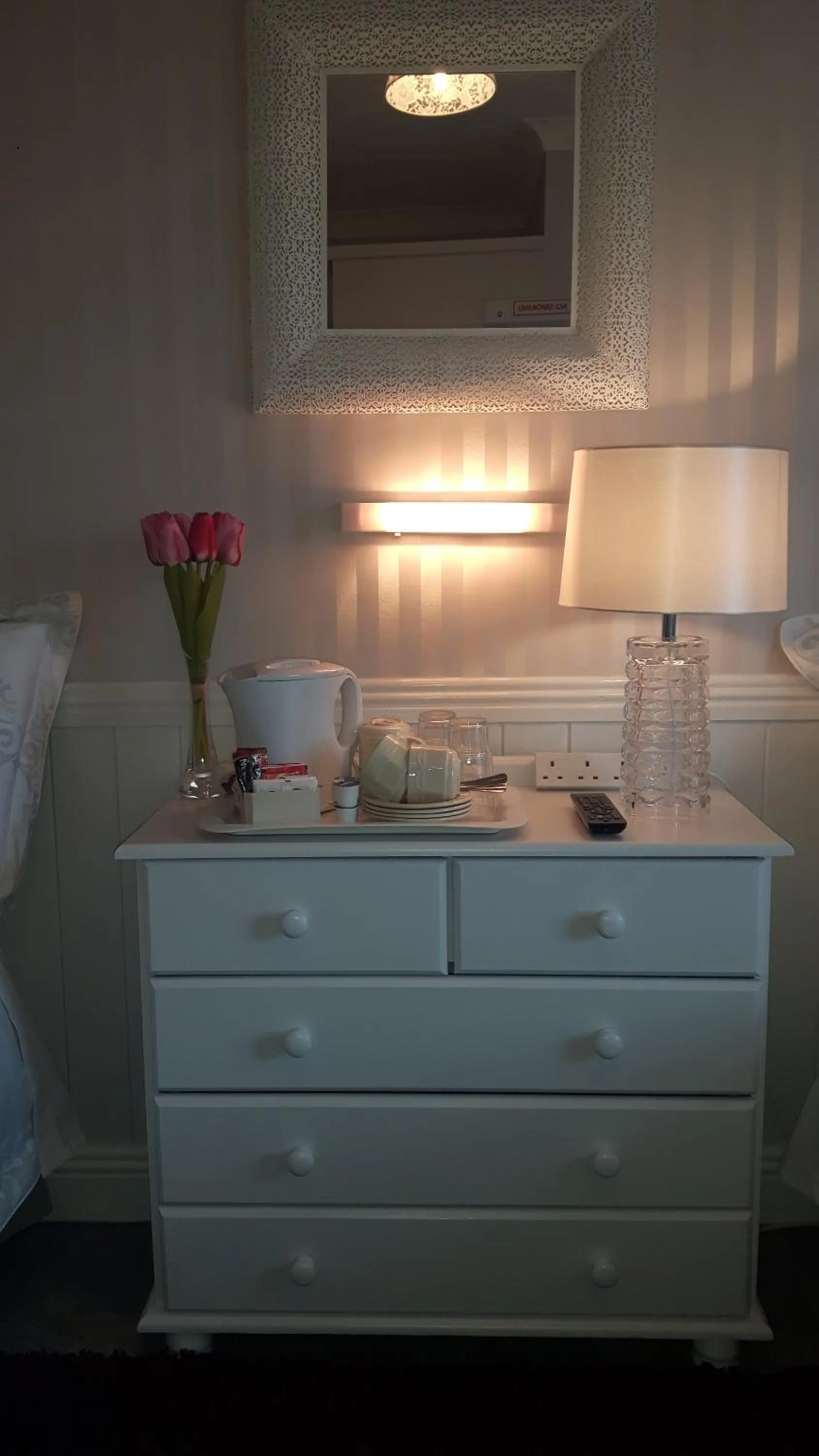 Coffee/tea facilities in Shannonside House N37HF67