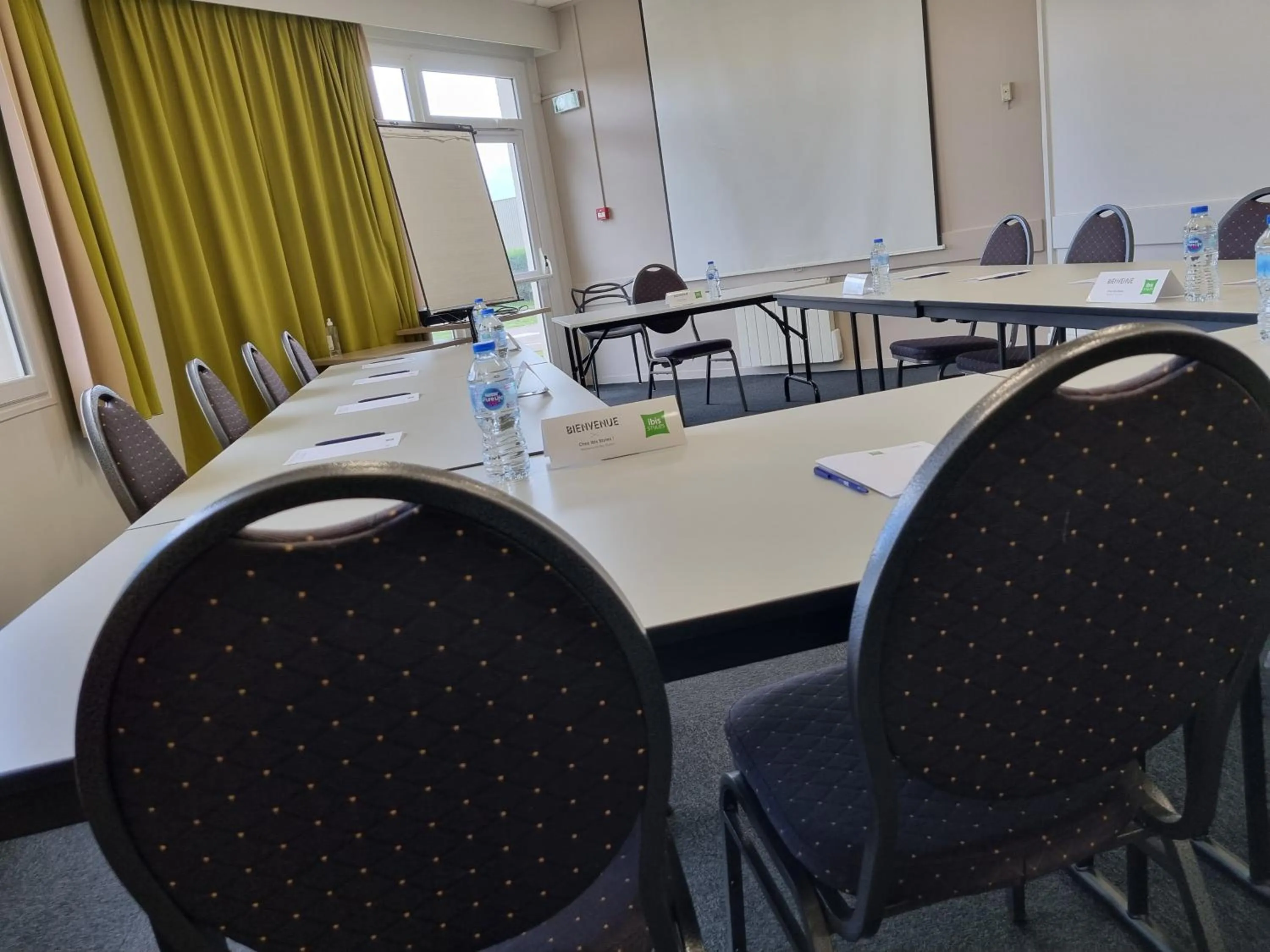 Meeting/conference room in ibis Styles Rouen Nord-Barentin