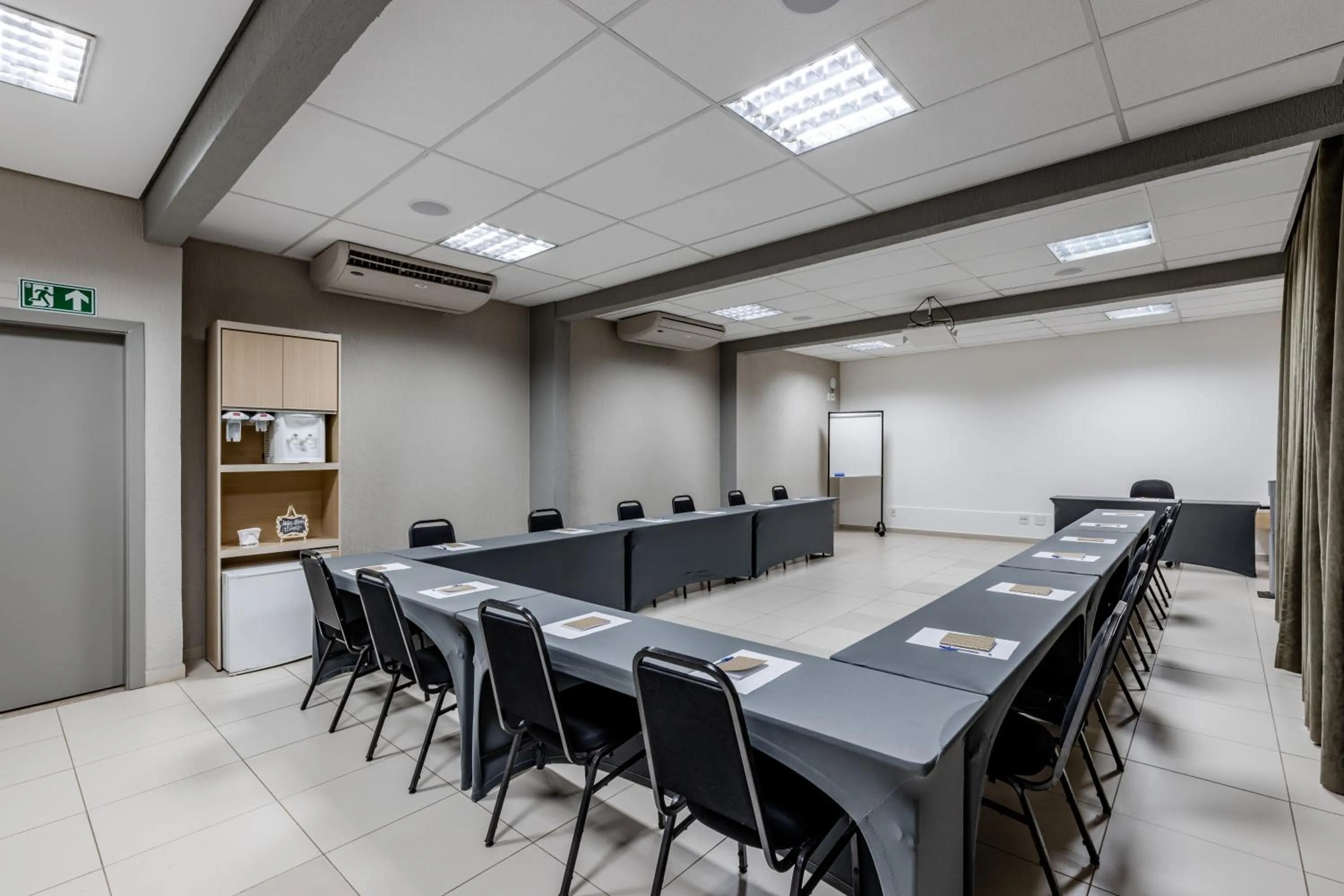Meeting/conference room in Hotel Parati Minas