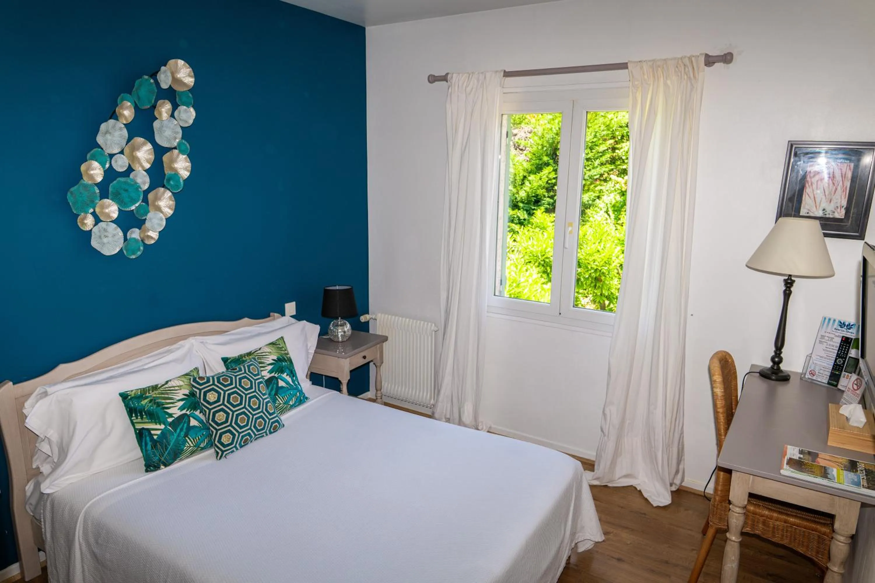 Bedroom, Bed in Hotel Les Oliviers