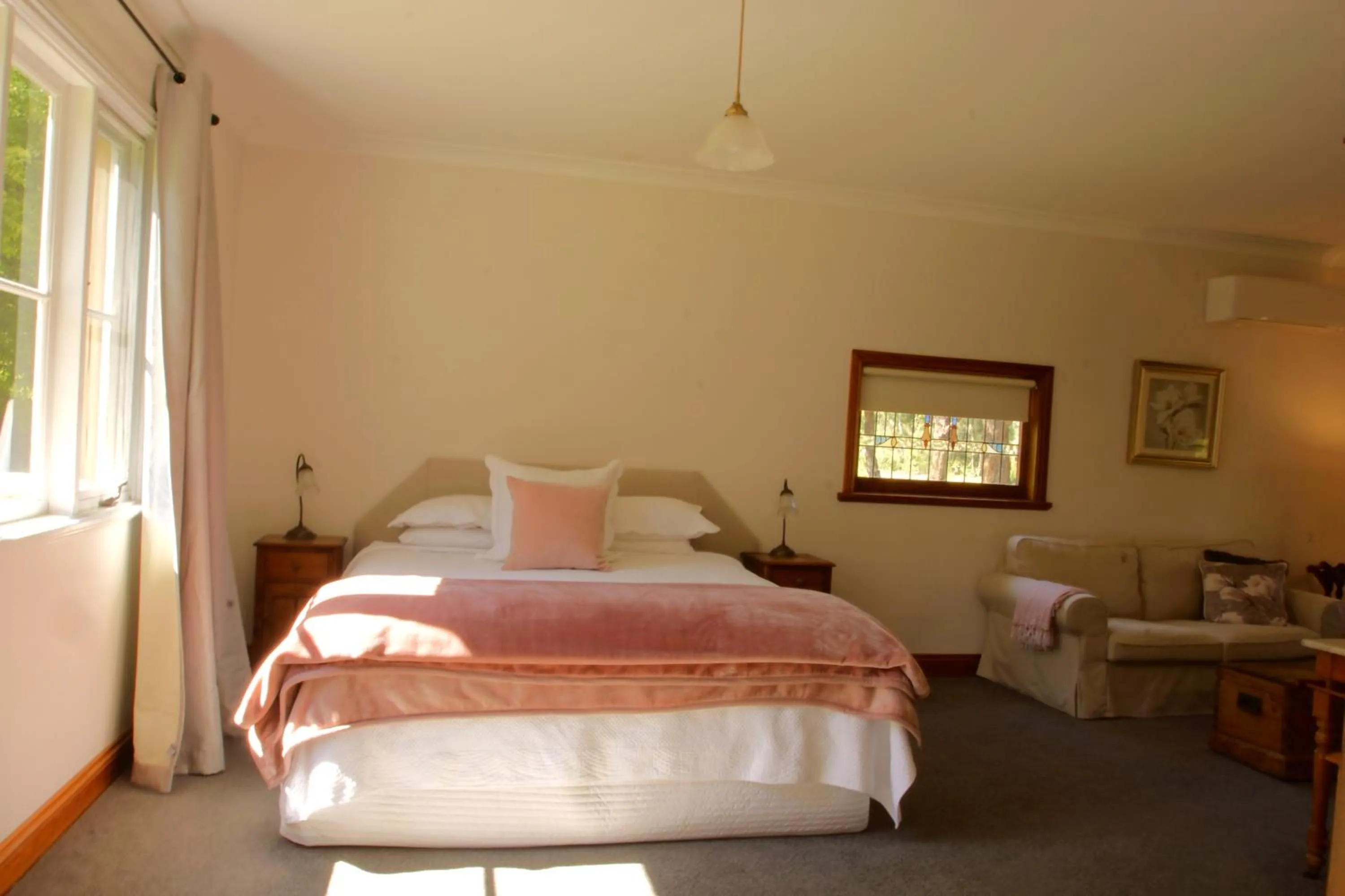 Bedroom, Bed in The Carriages Boutique Hotel and Vineyard