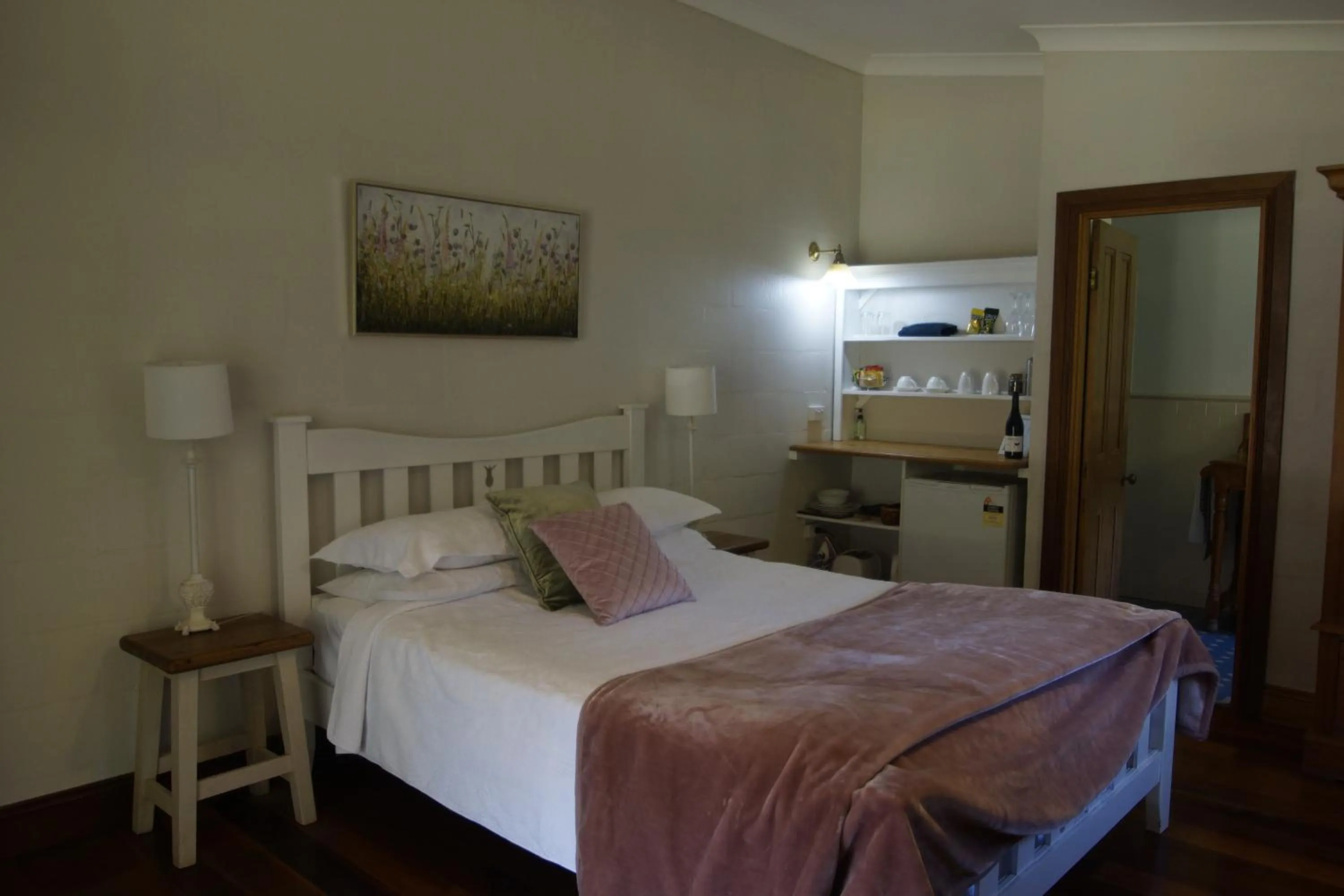 Bed in The Carriages Boutique Hotel and Vineyard