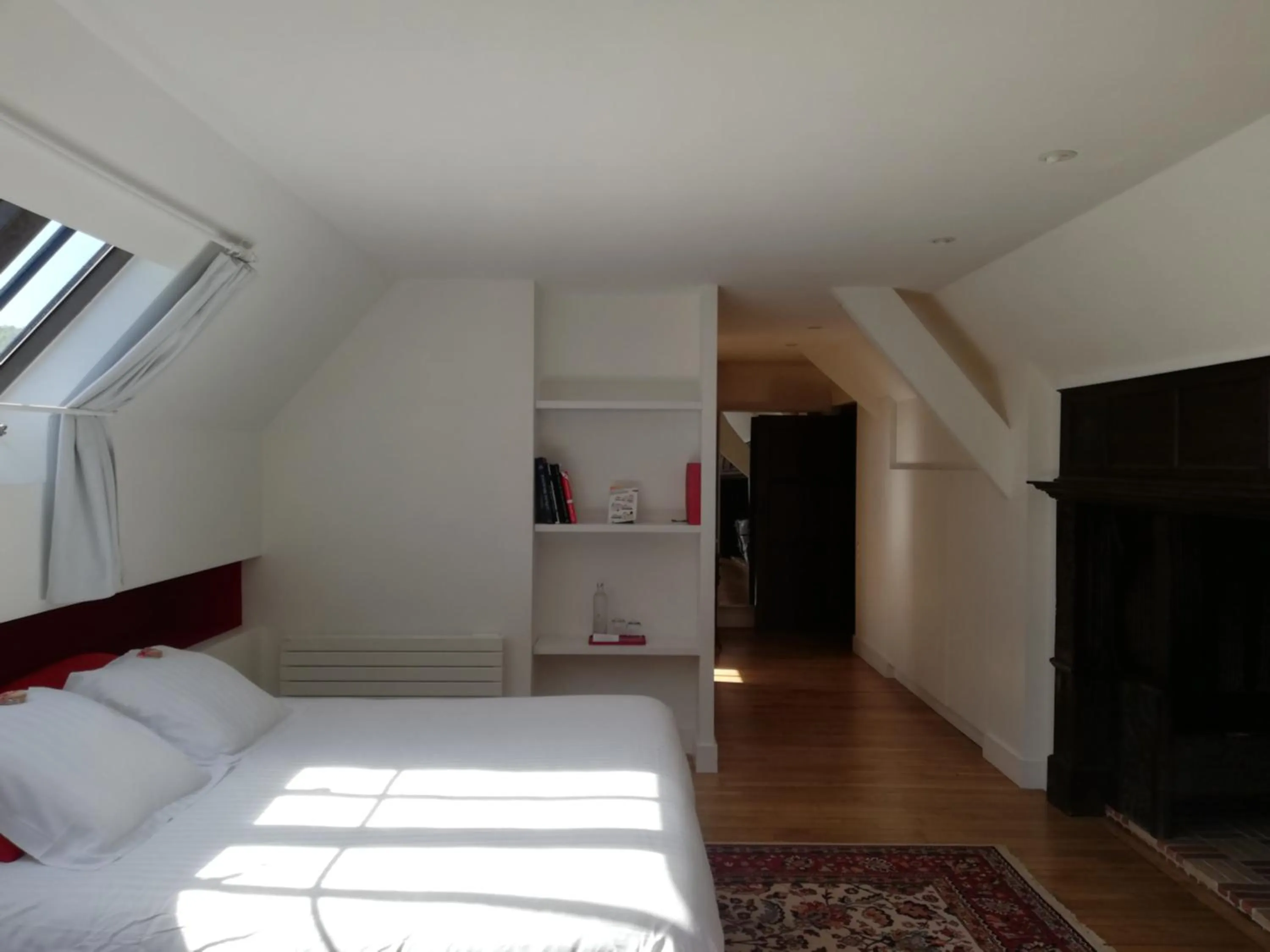 Photo of the whole room, Bed in Manoir Dalmore