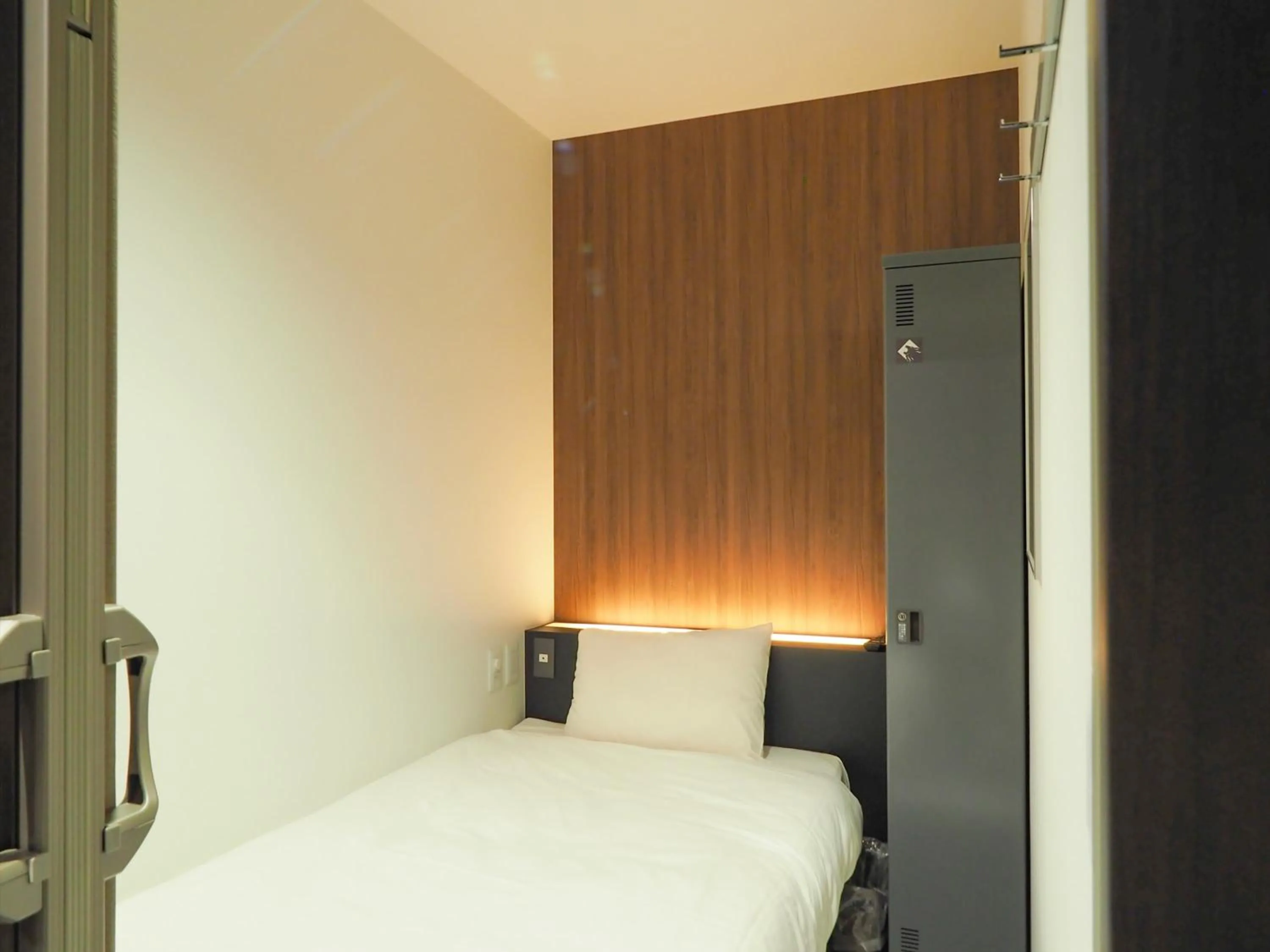 Bed in LEO YU Capsule Hotel Nishifunabashi