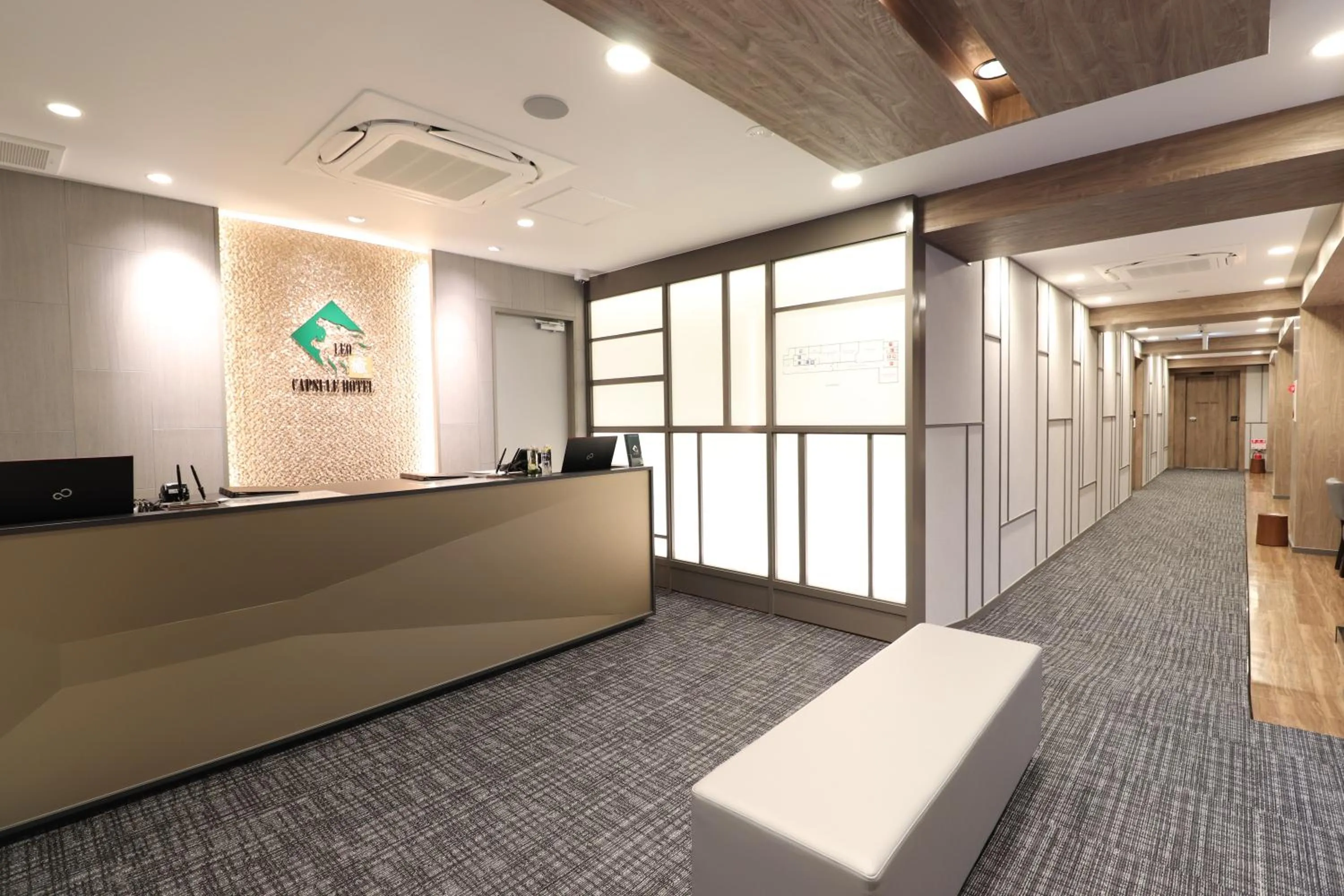 Lobby or reception in LEO YU Capsule Hotel Nishifunabashi