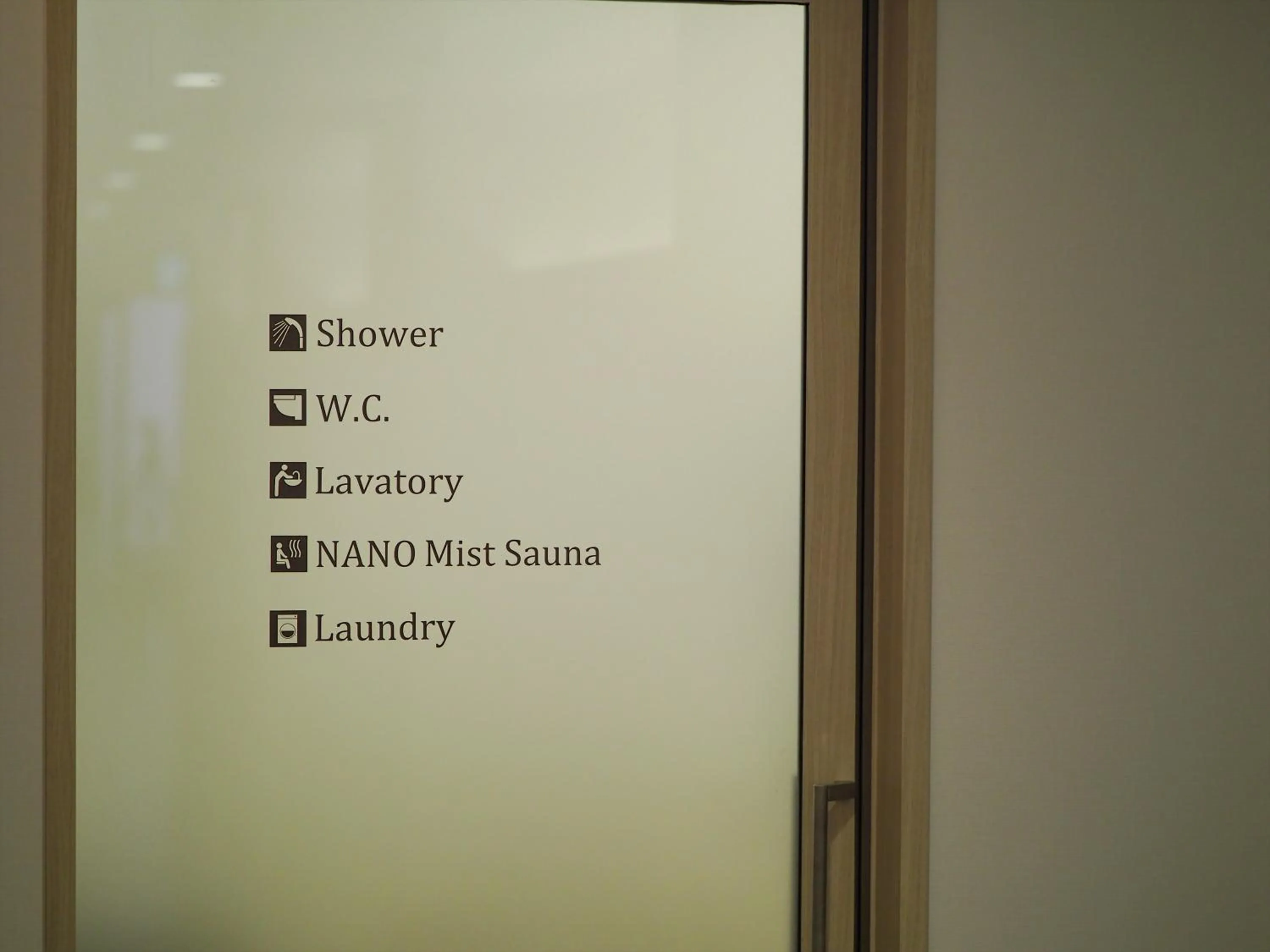 Logo/Certificate/Sign in LEO YU Capsule Hotel Nishifunabashi