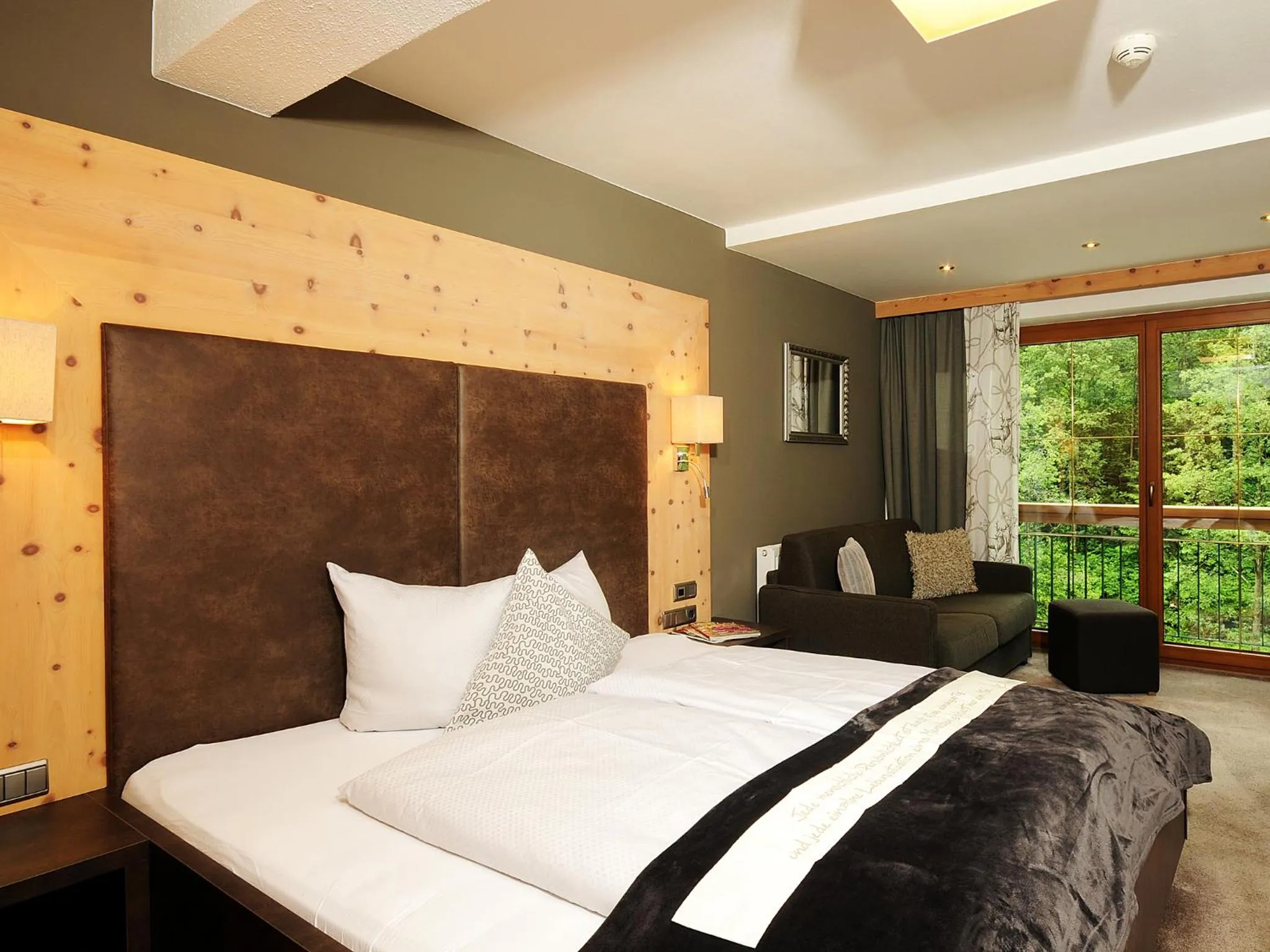 Bed in Hotel Burgschrofn