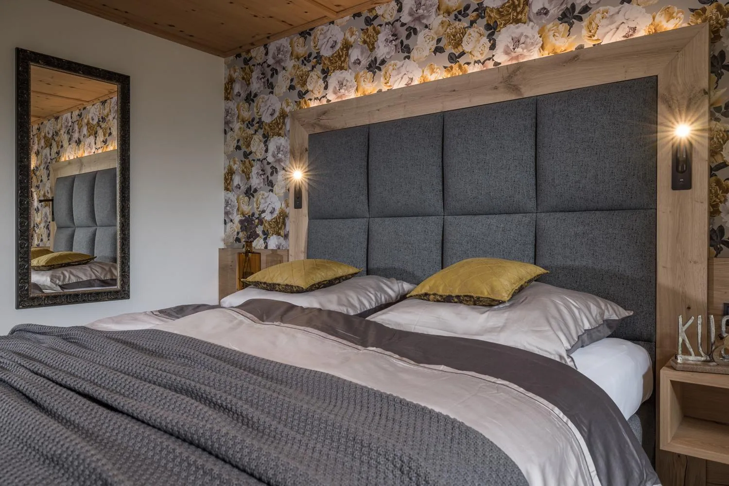 Bed in Hotel Burgschrofn