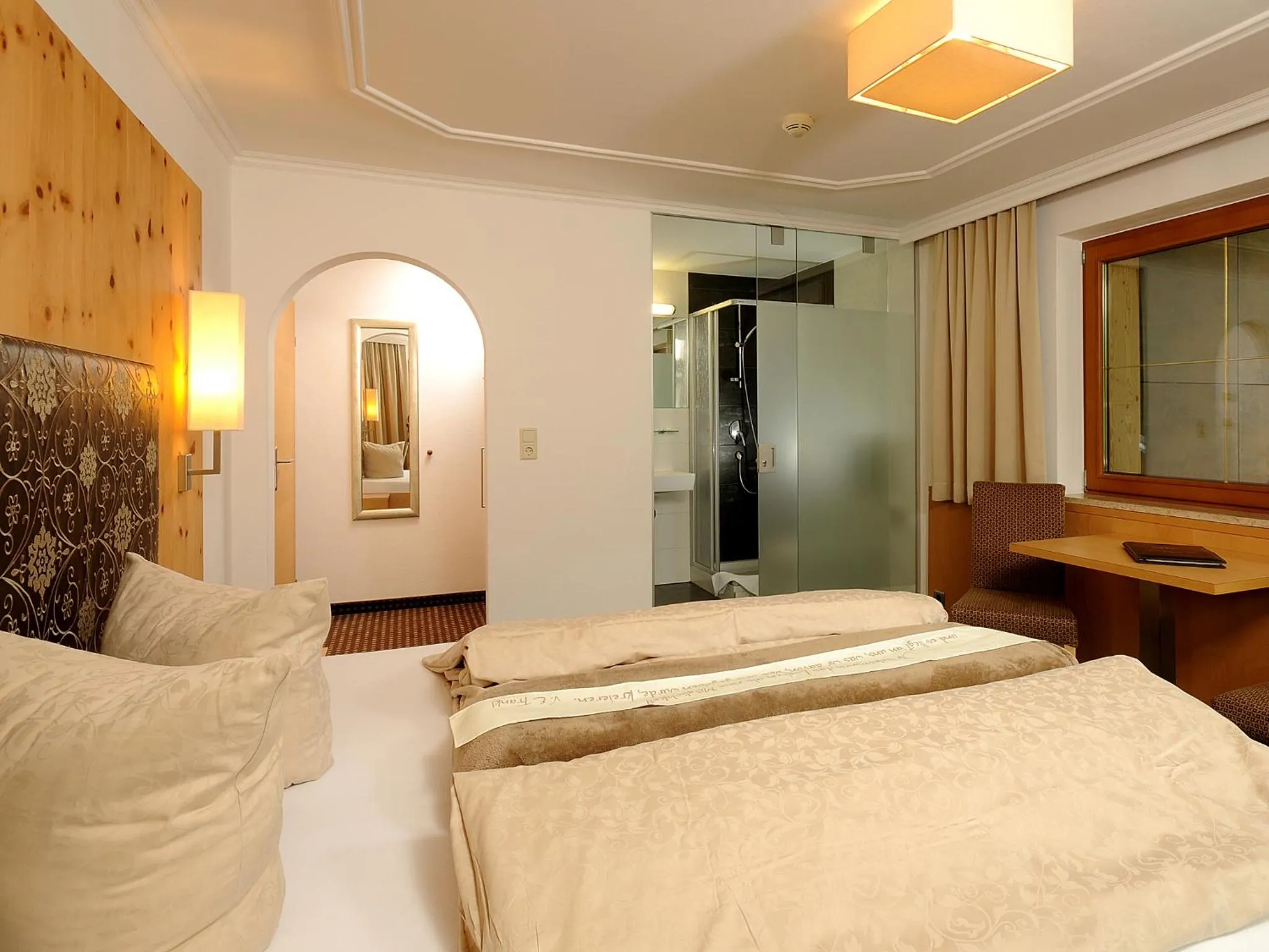 Bed in Hotel Burgschrofn