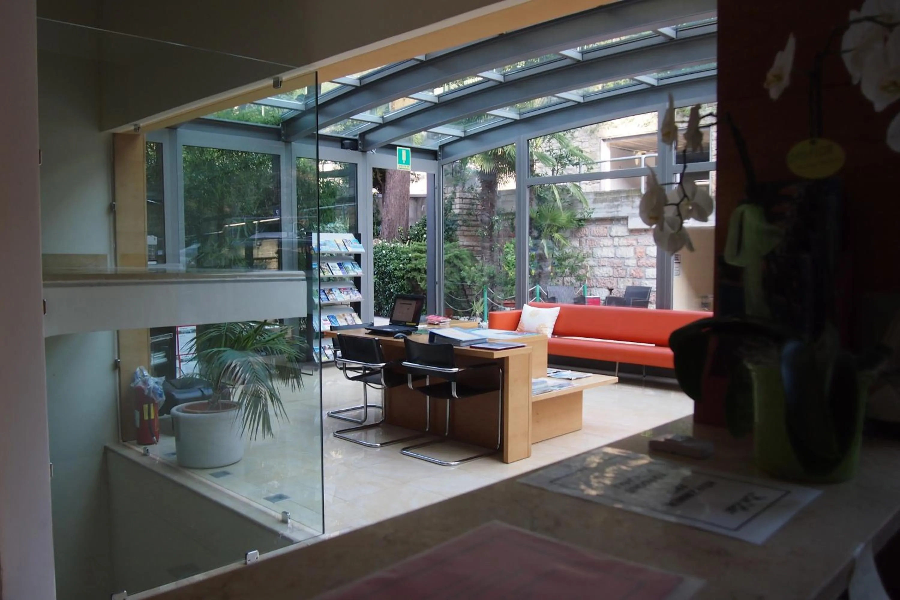 Lobby or reception in Beach Hotel Du Lac Malcesine