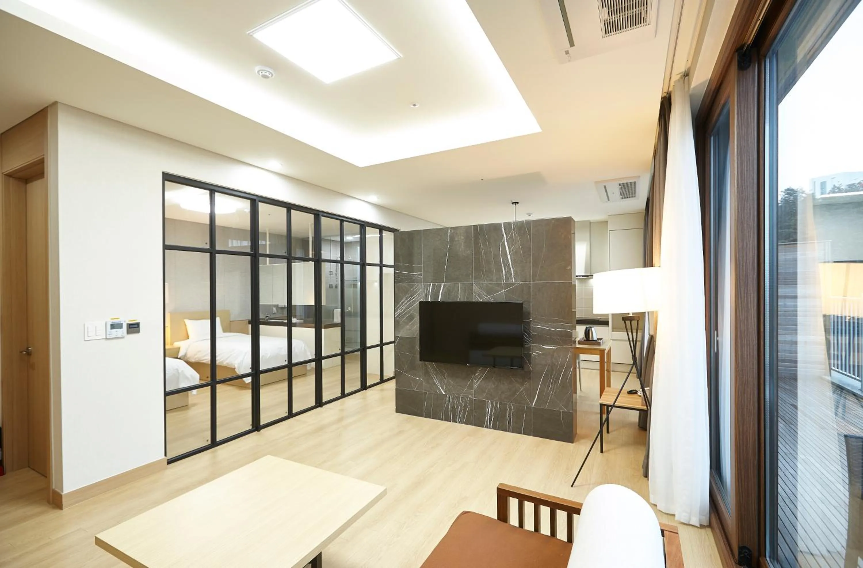 Living room, Bed in Pyeongchang The White Hotel