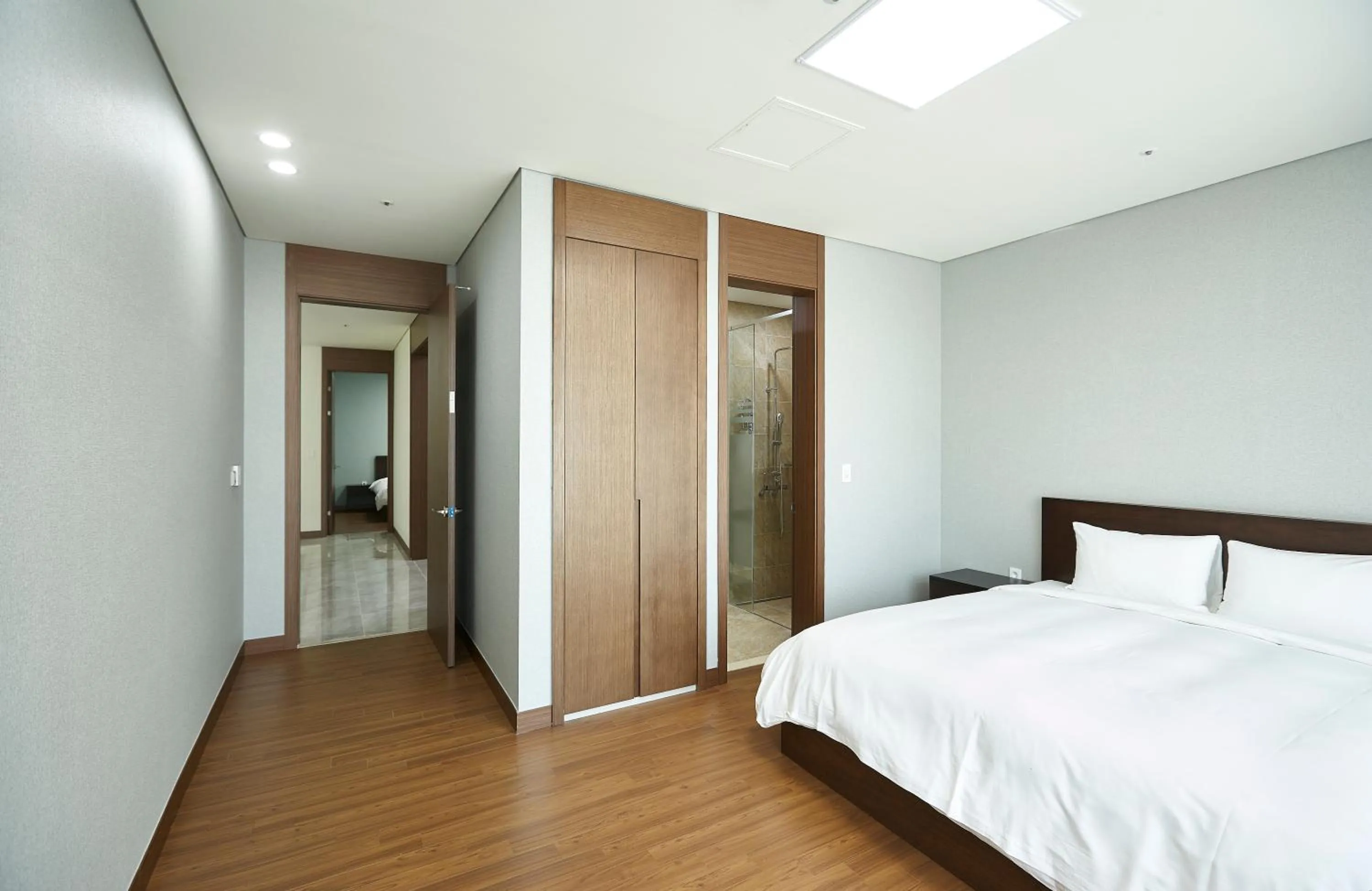 Bed in Pyeongchang The White Hotel