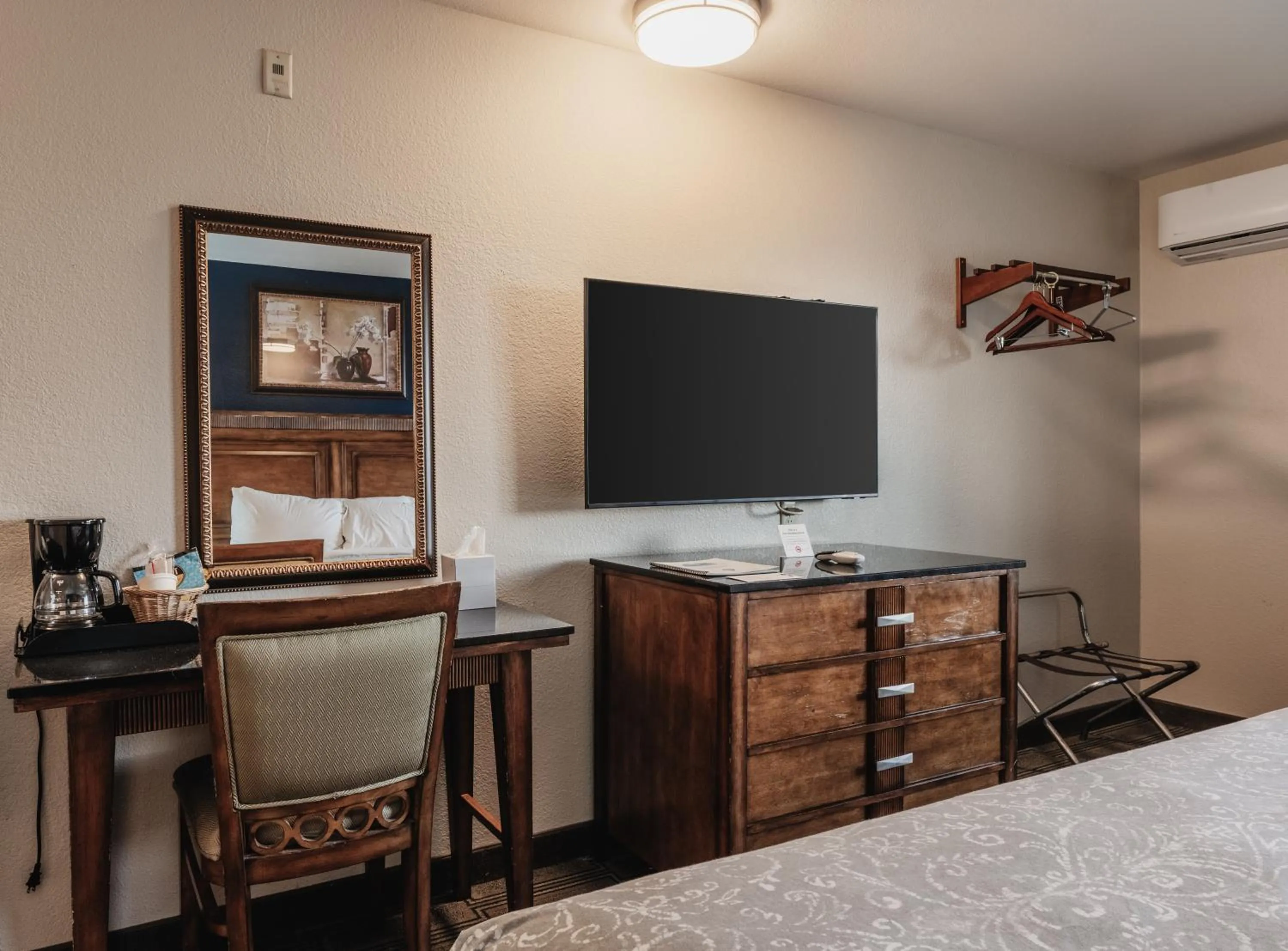 Bed in Water Front Inn