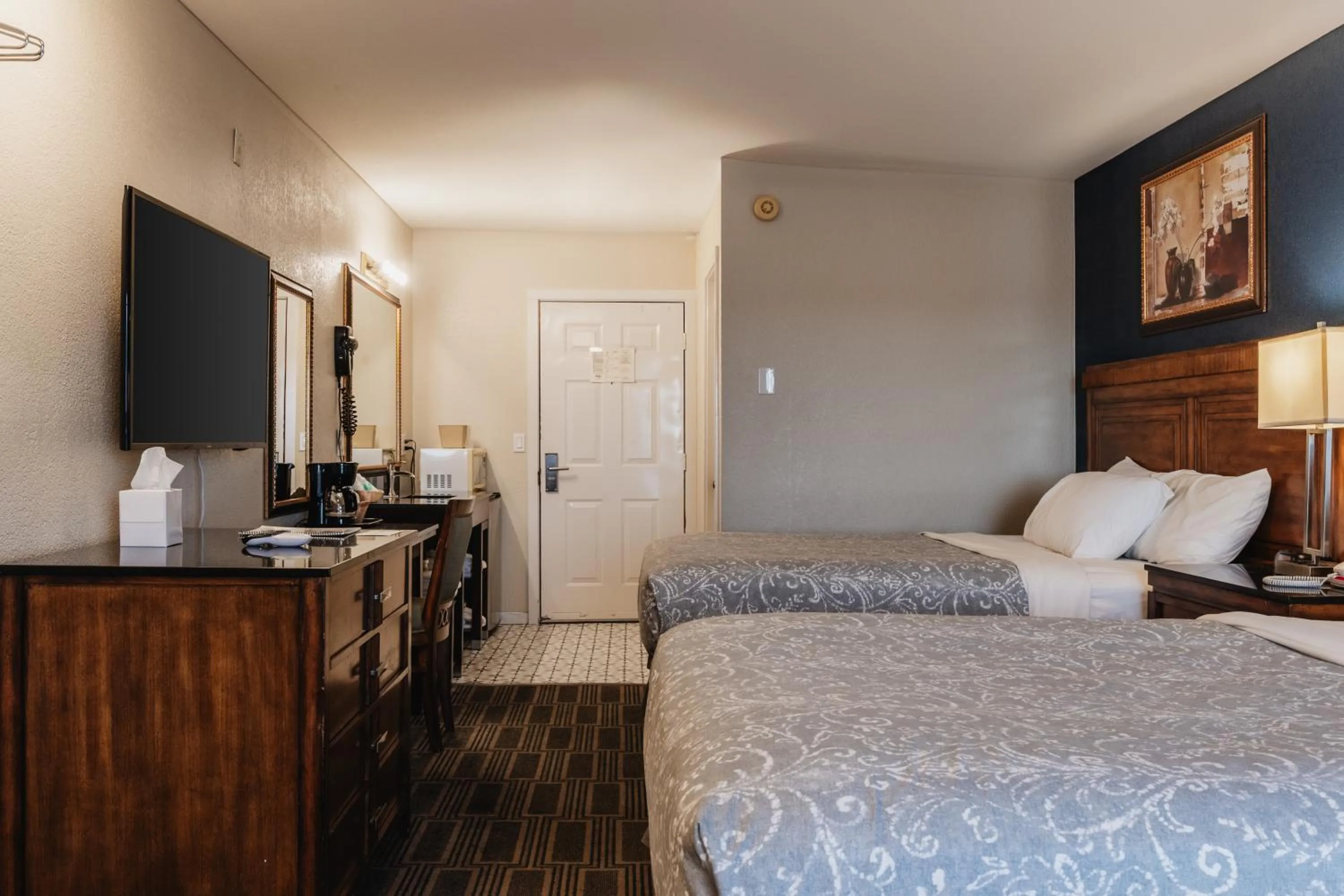 Bed in Water Front Inn