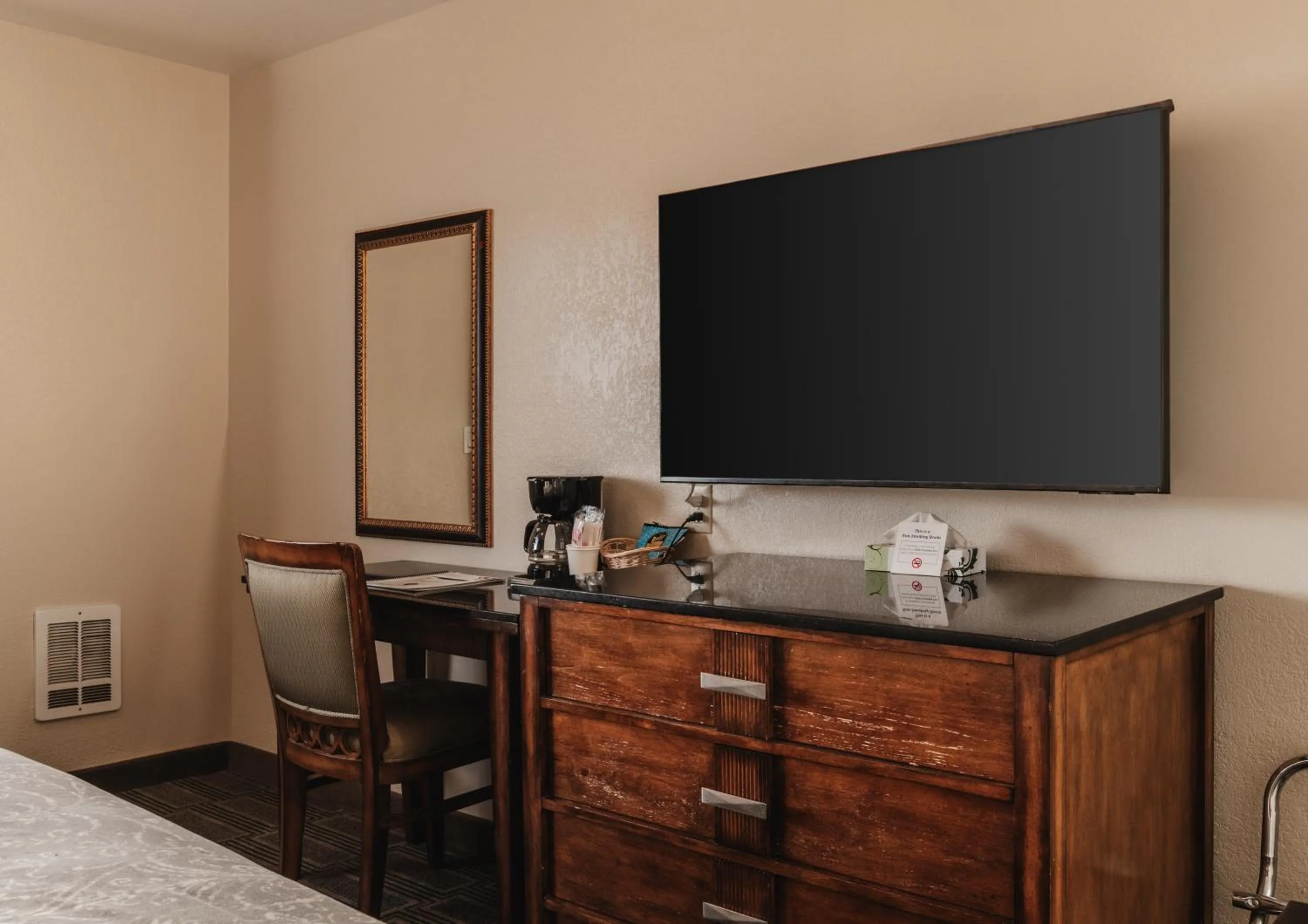 Bed in Water Front Inn