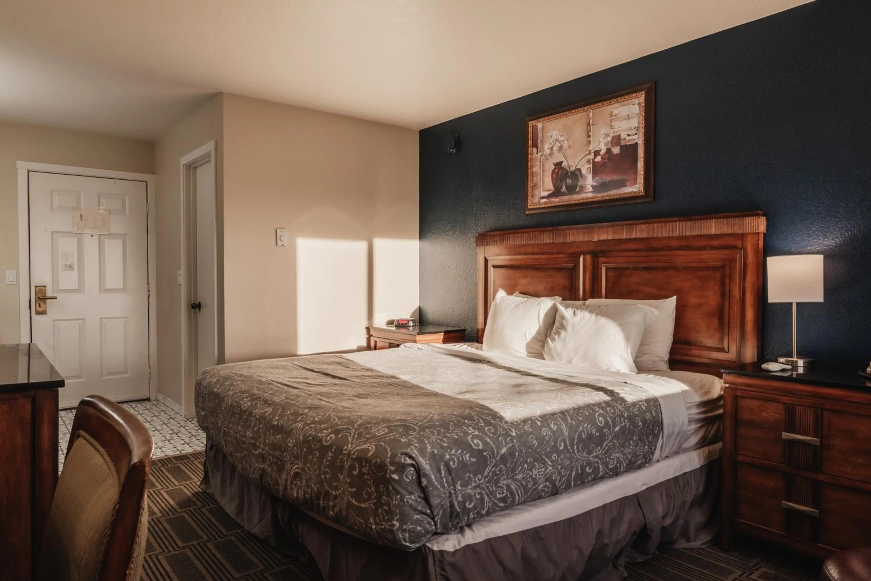 Bed in Water Front Inn