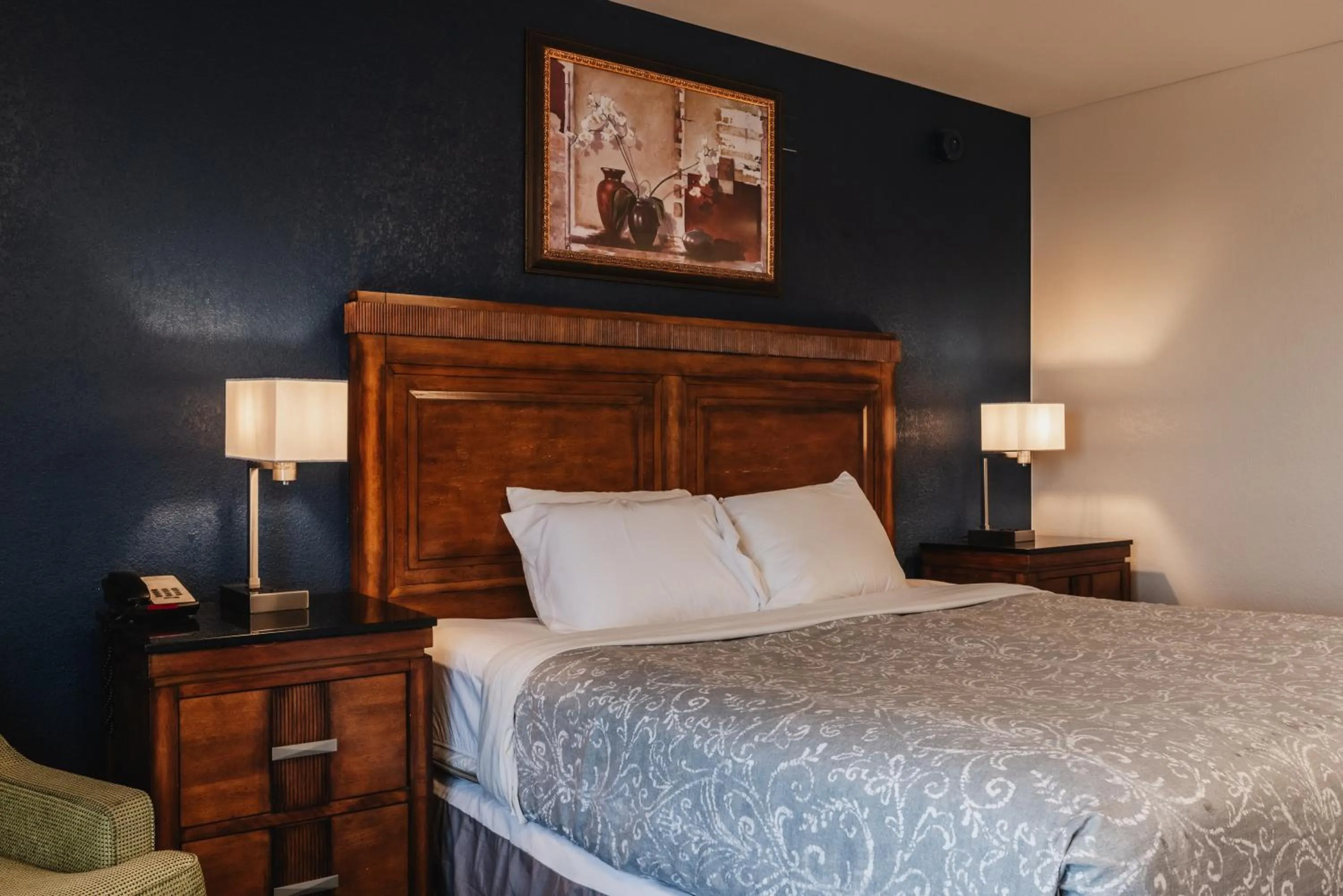 Bed in Water Front Inn