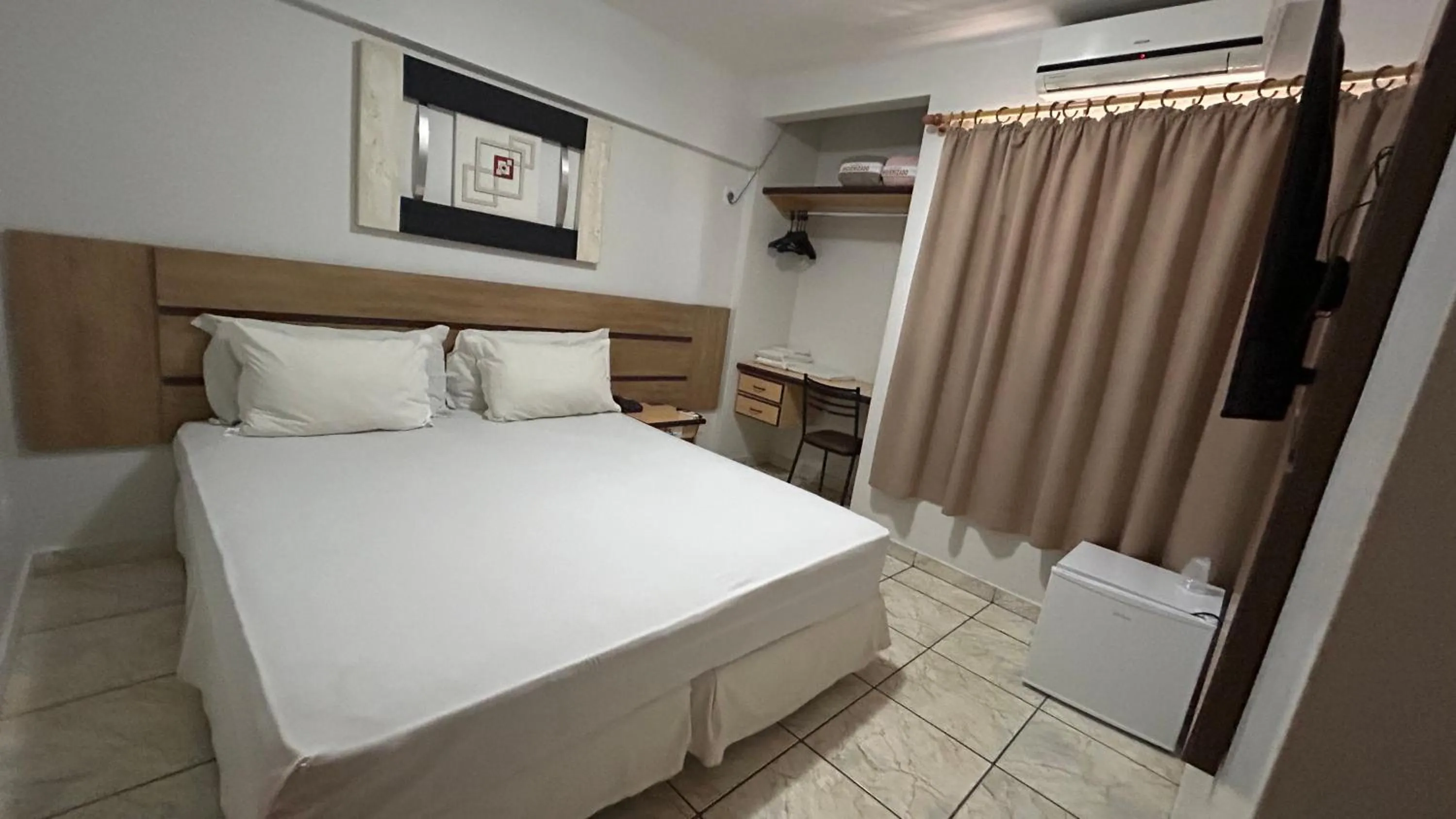 Bedroom, Bed in Havana Palace Hotel