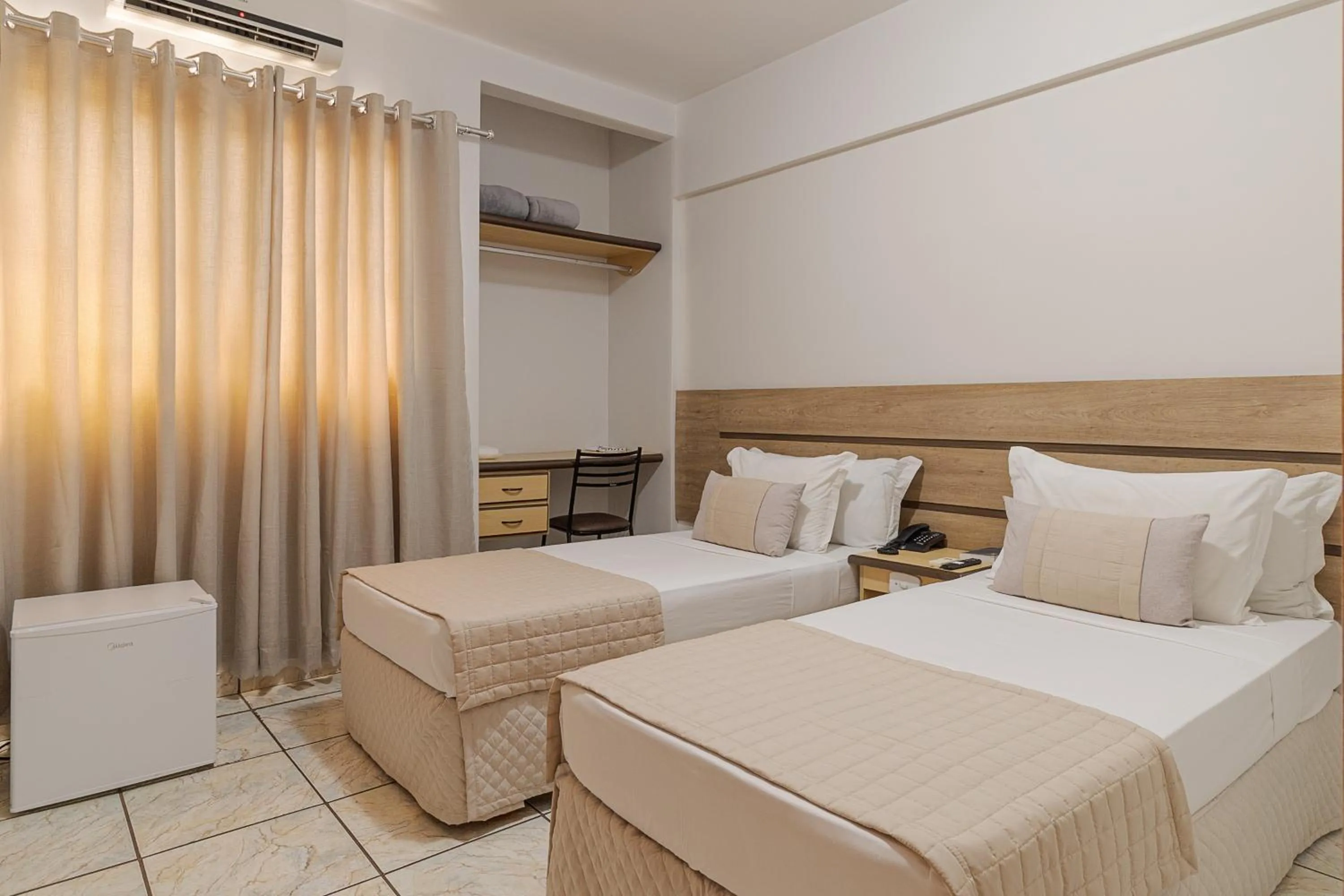 Bedroom, Bed in Havana Palace Hotel