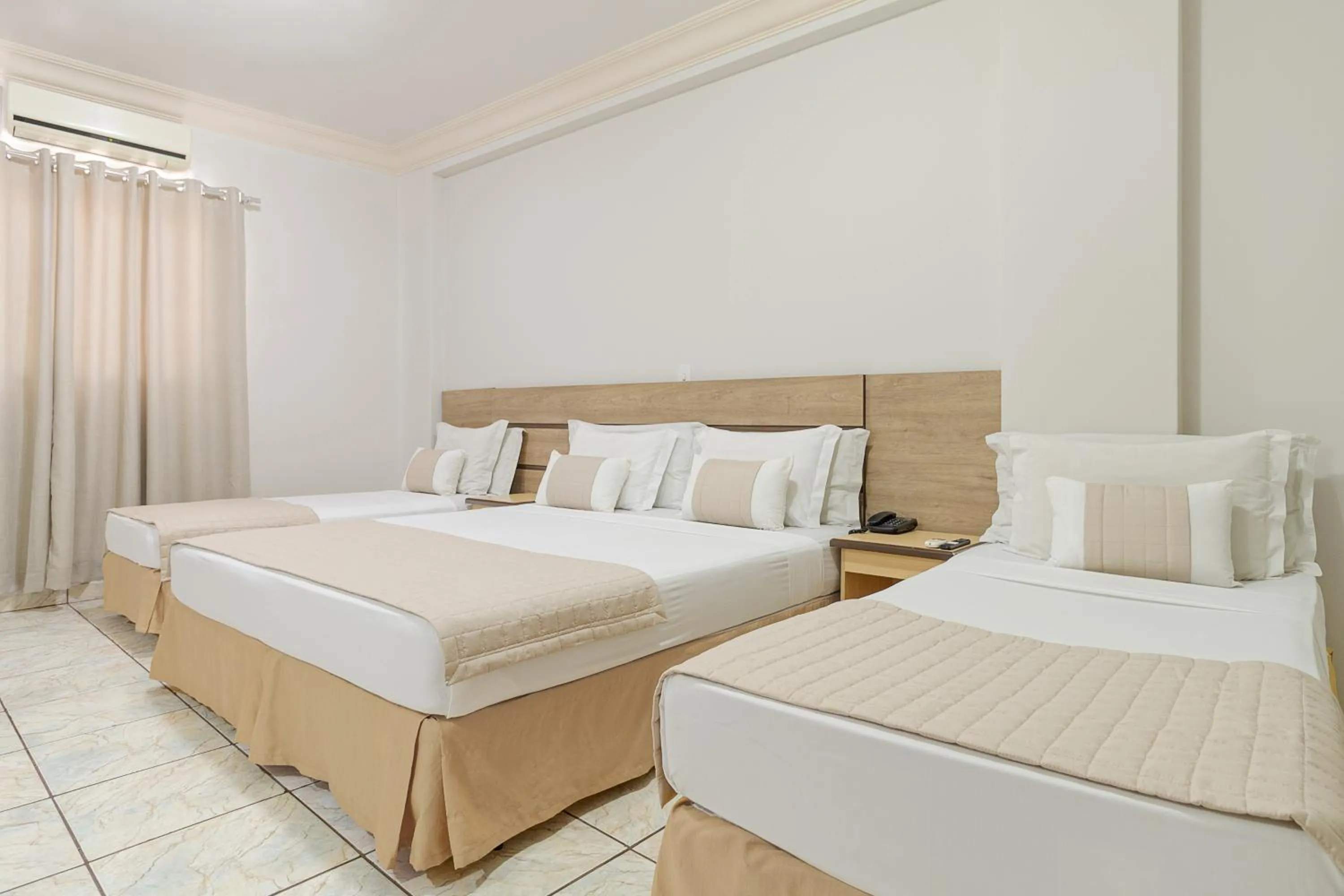 Bedroom, Bed in Havana Palace Hotel