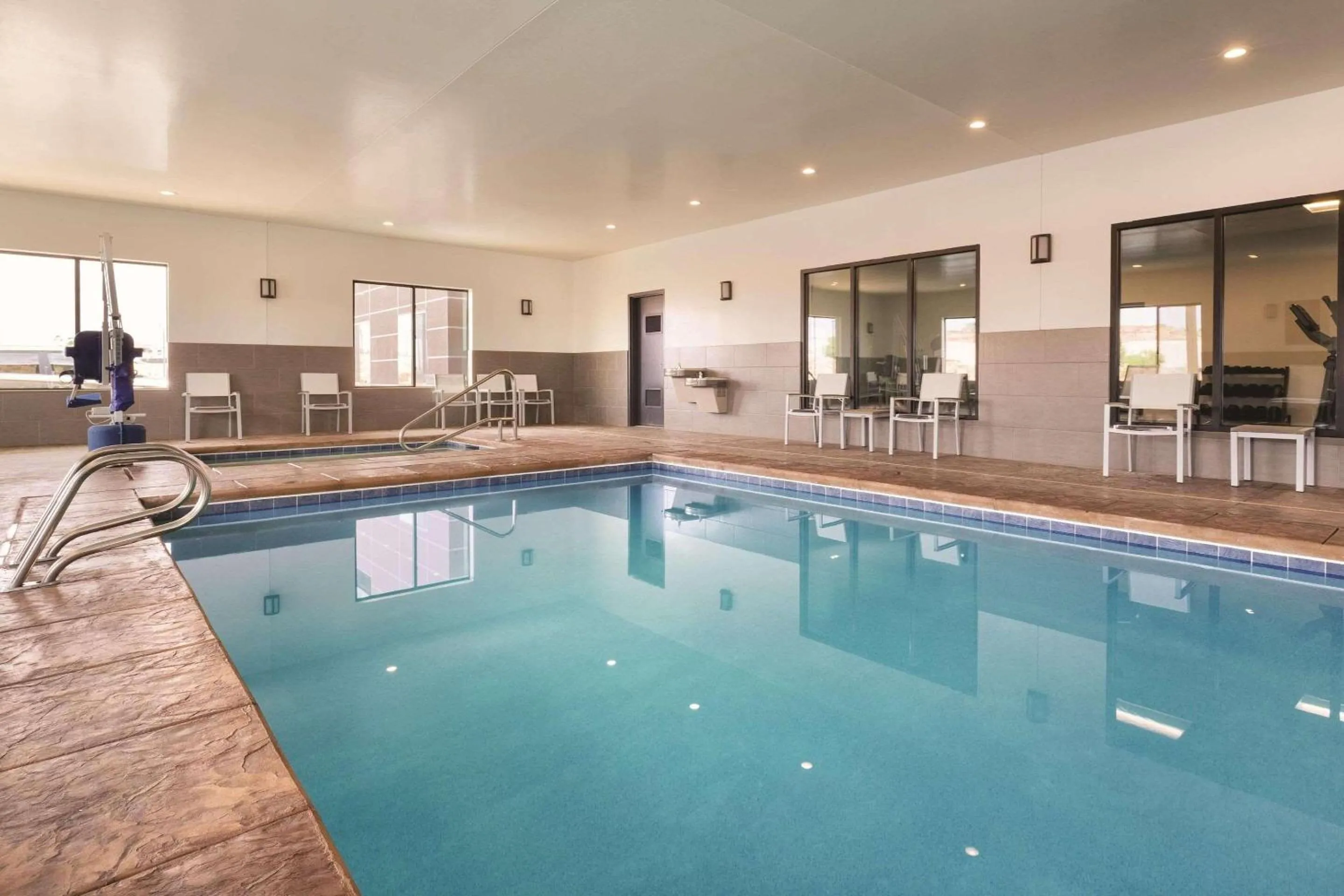 Swimming pool in Country Inn & Suites by Radisson, Page, AZ