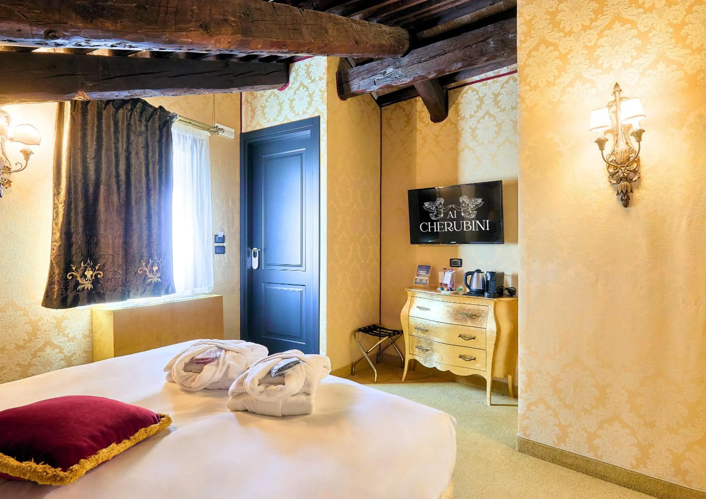 Bedroom, Bed in Ai Cherubini