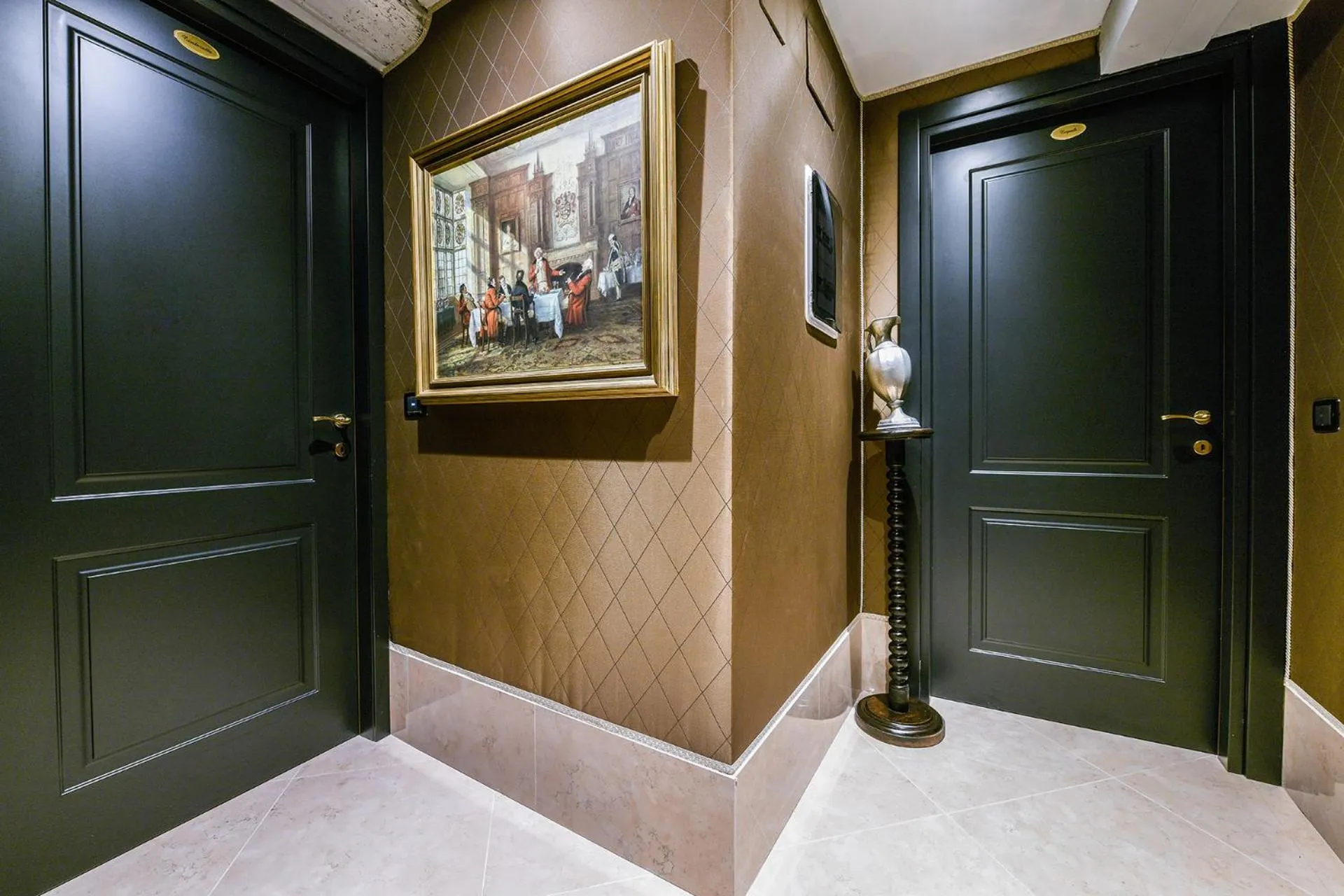 Decorative detail in Ai Cherubini