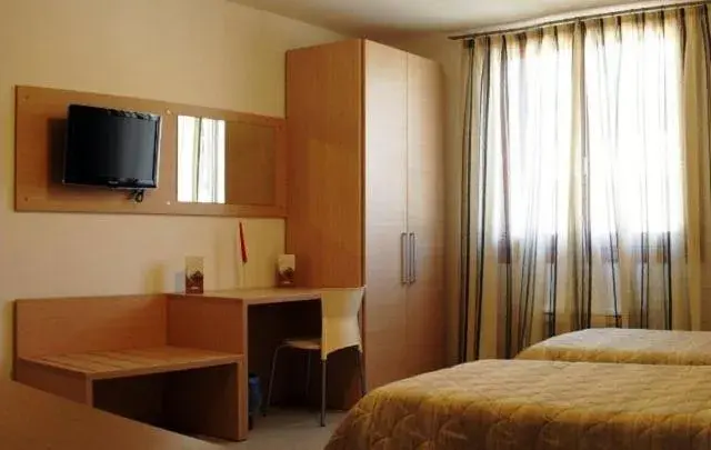 Superior Double or Twin Room with Kitchenette - single occupancy - Annex in Hotel Ristorante Cigno - Camere and Aparthotel Superior Double or Twin Room with Kitchenette - single occupancy - Annex in Hotel Ristorante Cigno - Camere and Aparthotel