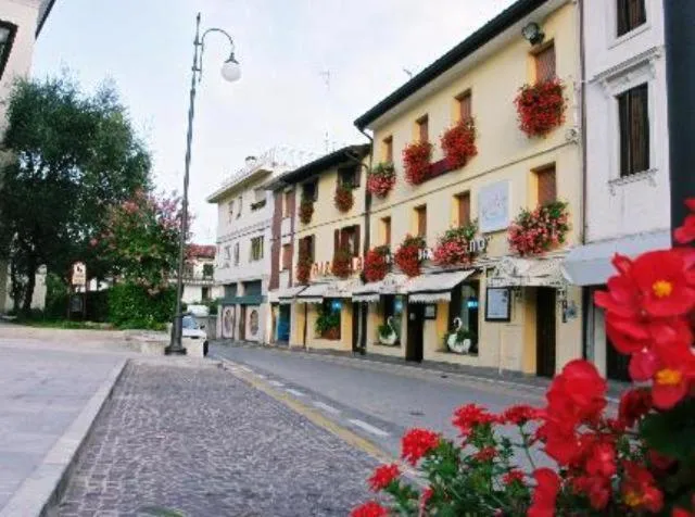 Property building in Hotel Ristorante Cigno - Camere and Aparthotel