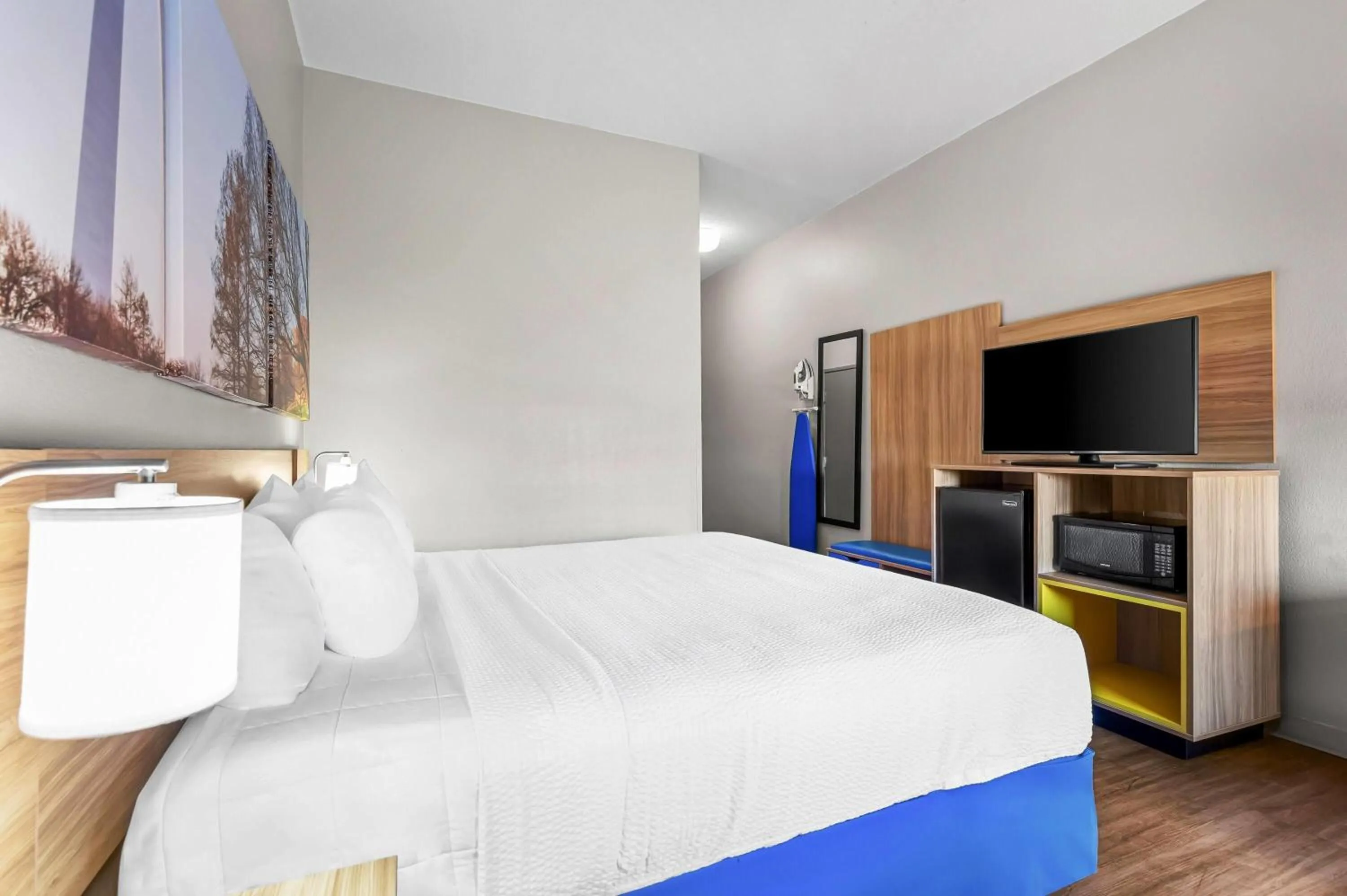 Bed in Days Inn by Wyndham Collinsville St Louis